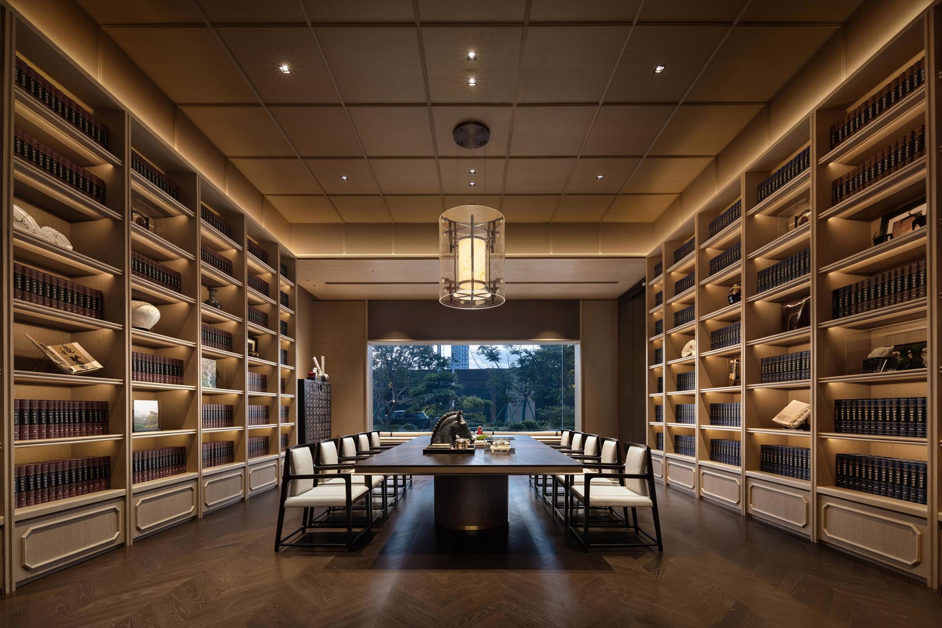 London Design Awards Winner - Panyu Jiaotou Greentown Riverside Mansion