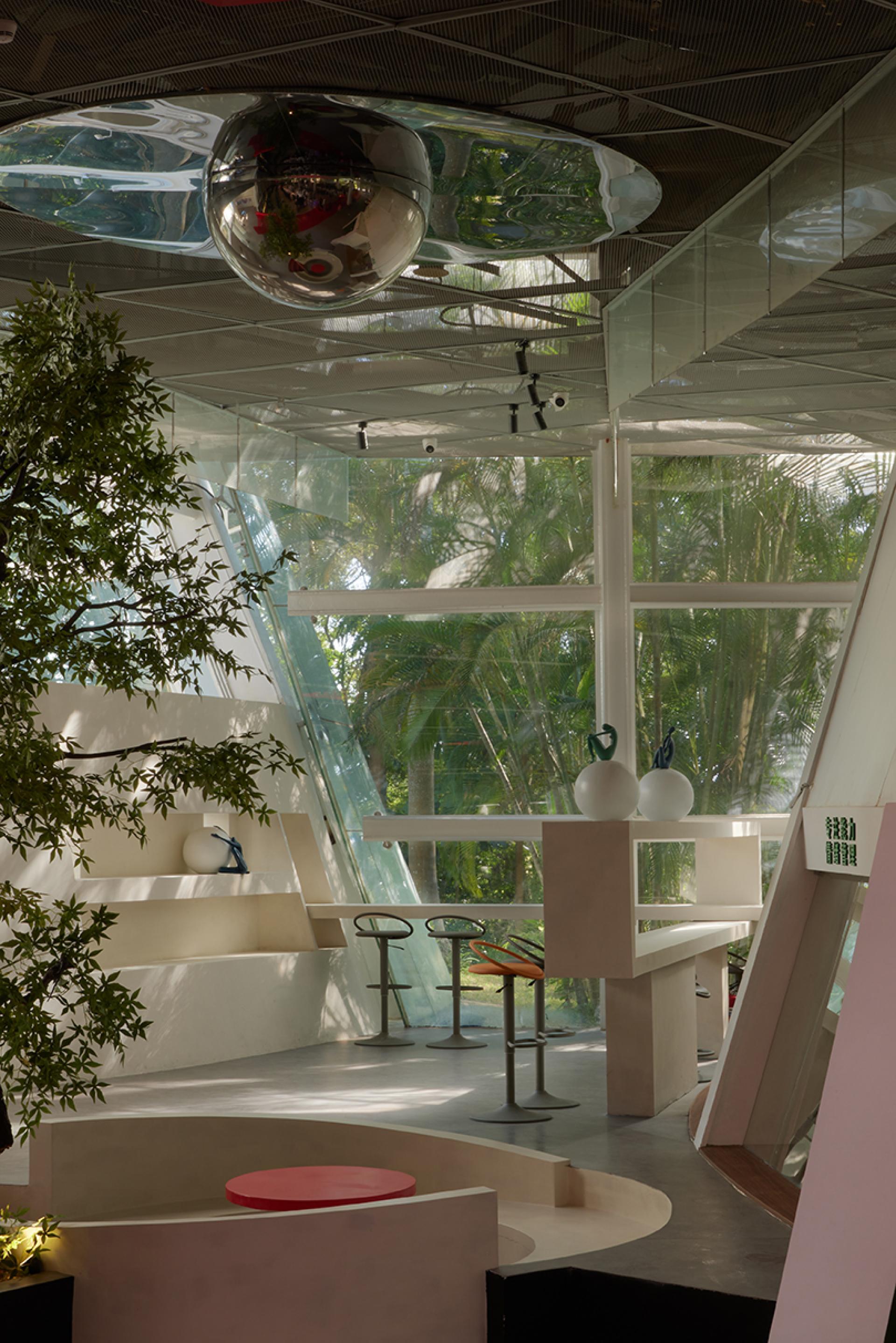 London Design Awards Winner - Royalty Science Fitness Center