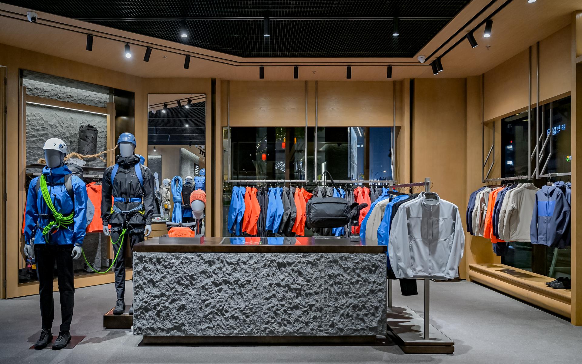 London Design Awards Winner - Arc’teryx Chongqing Starlight 68 Plaza Store