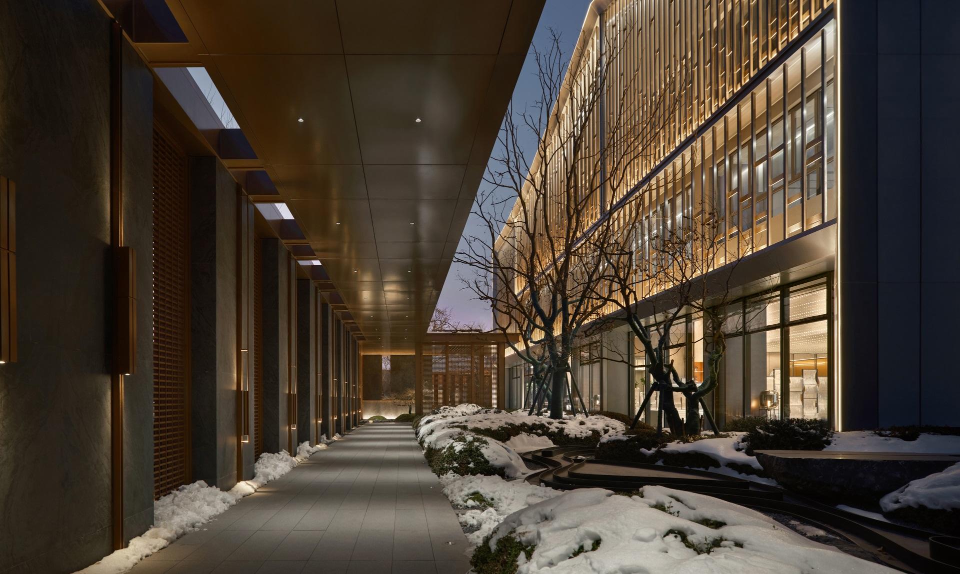 London Design Awards Winner - Zhengzhou Zhongyu · Lake City impression Marketing center