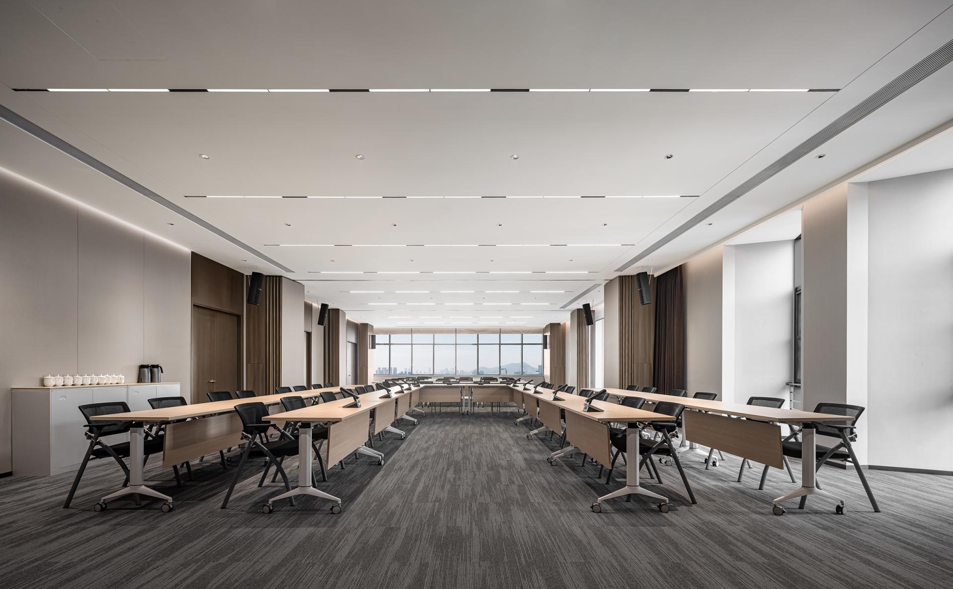 London Design Awards Winner - CHEARI Office Building
