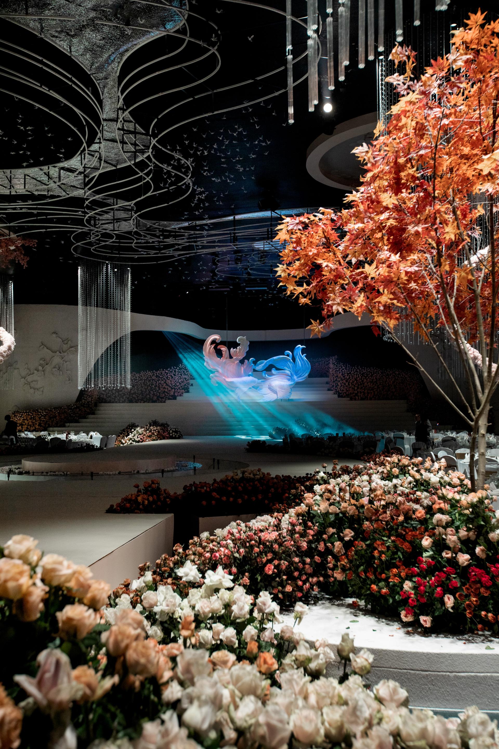 London Design Awards Winner - Floating Radiance
