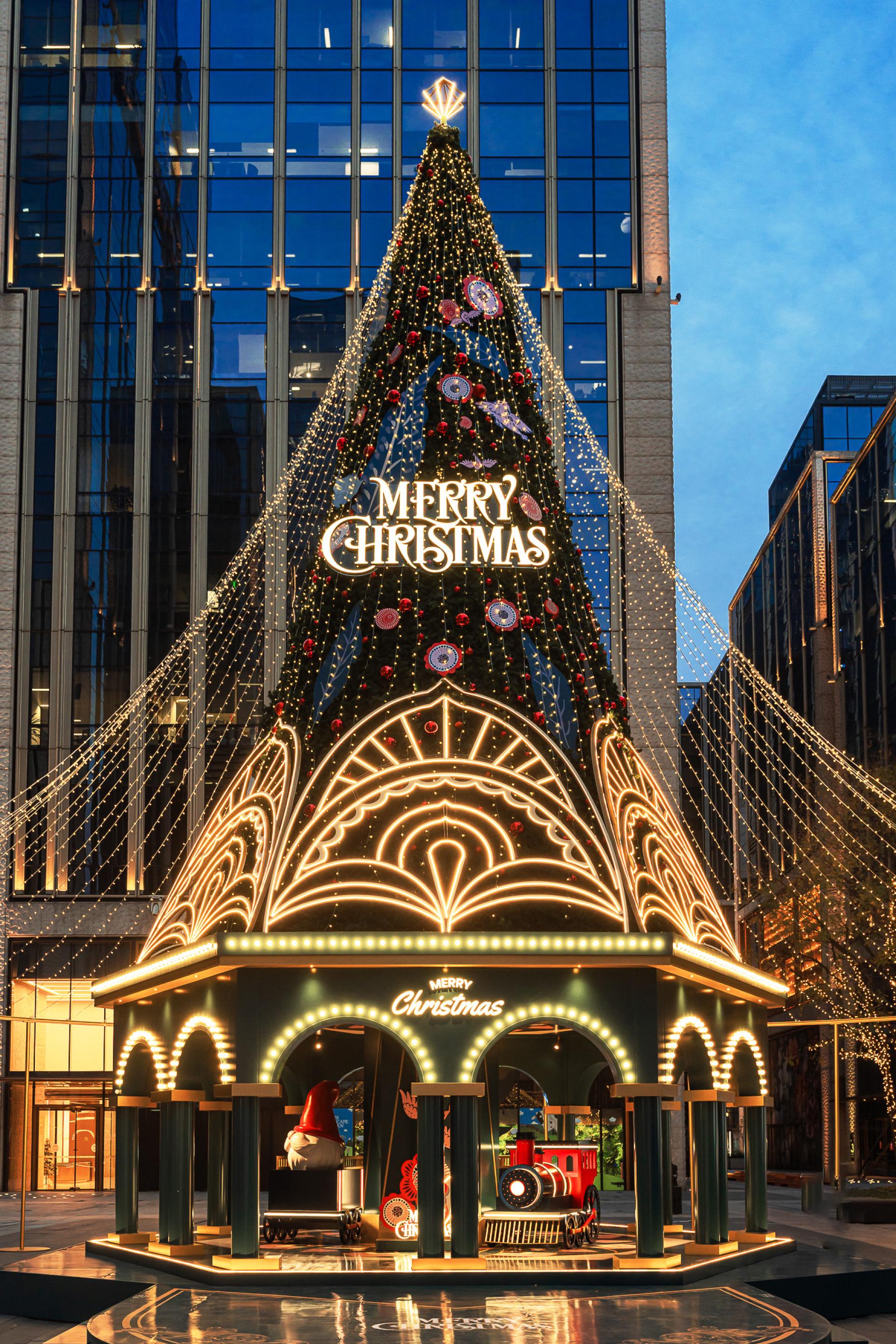 London Design Awards Winner - BFC Christmas Season Art Display