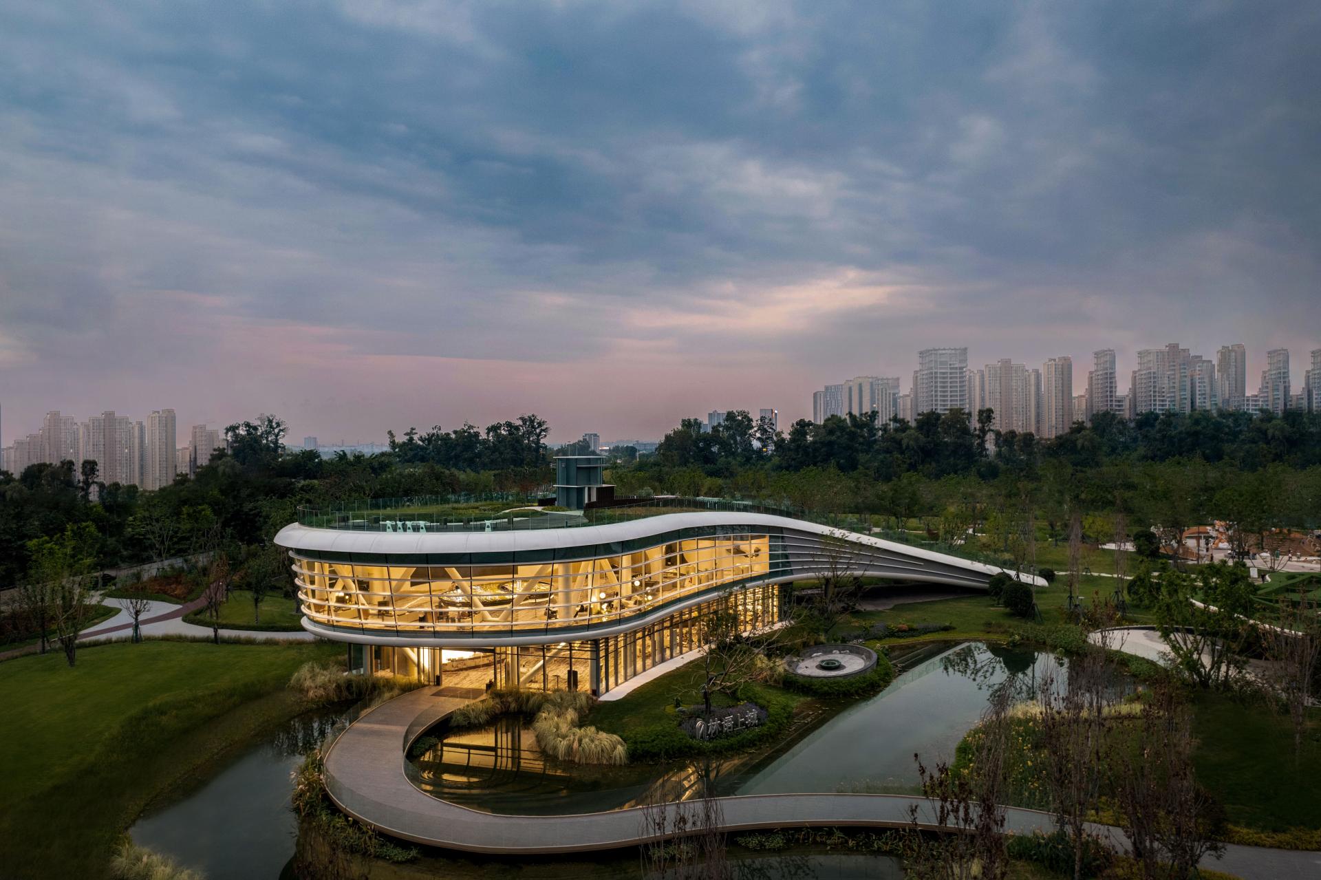 London Design Awards Winner - Chengdu Renju International Trade · Linyu uptown Marketing C
