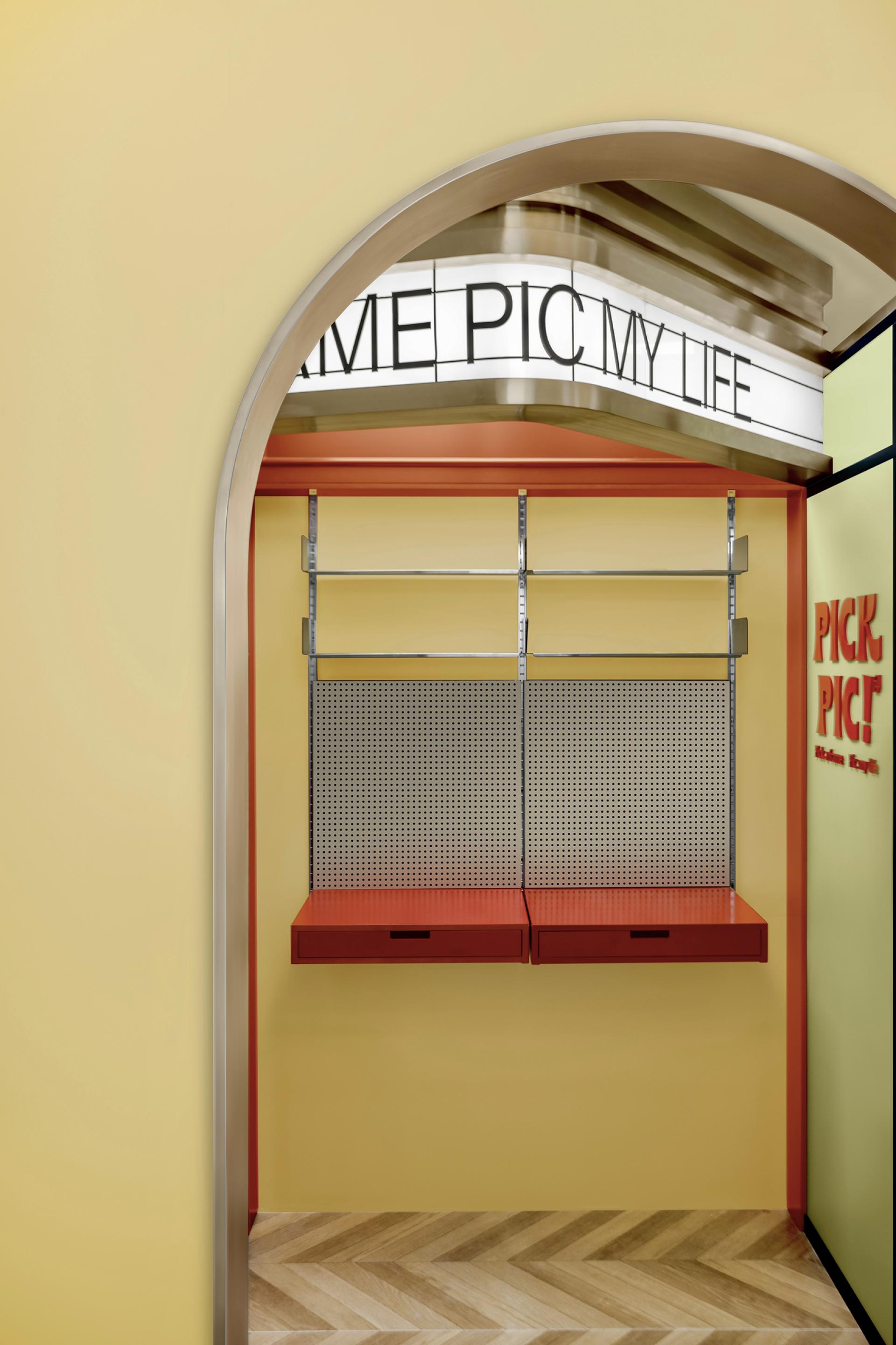 London Design Awards Winner - The First PICKPIC！Store in Shanghai