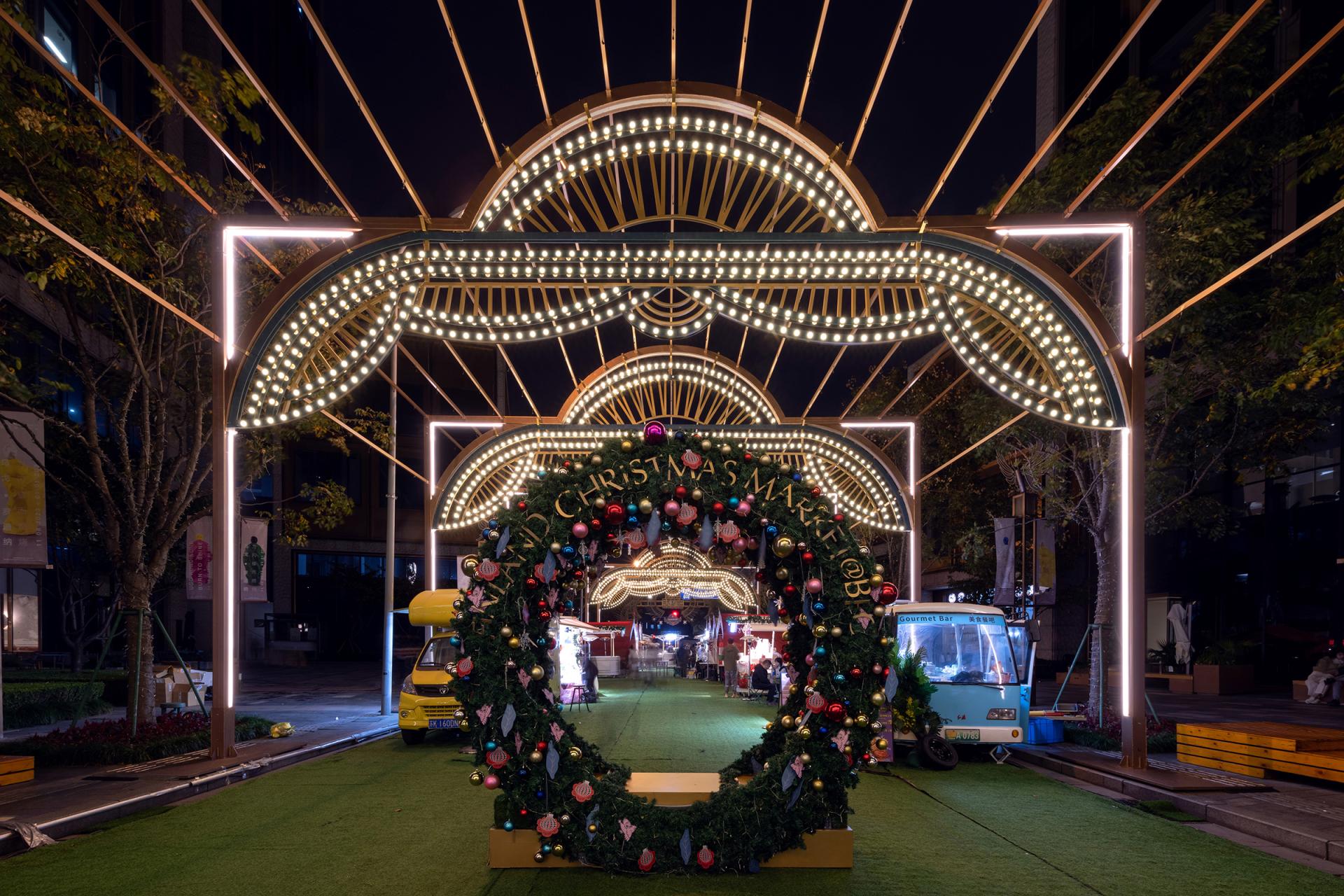 London Design Awards Winner - BFC Christmas Season Art Display