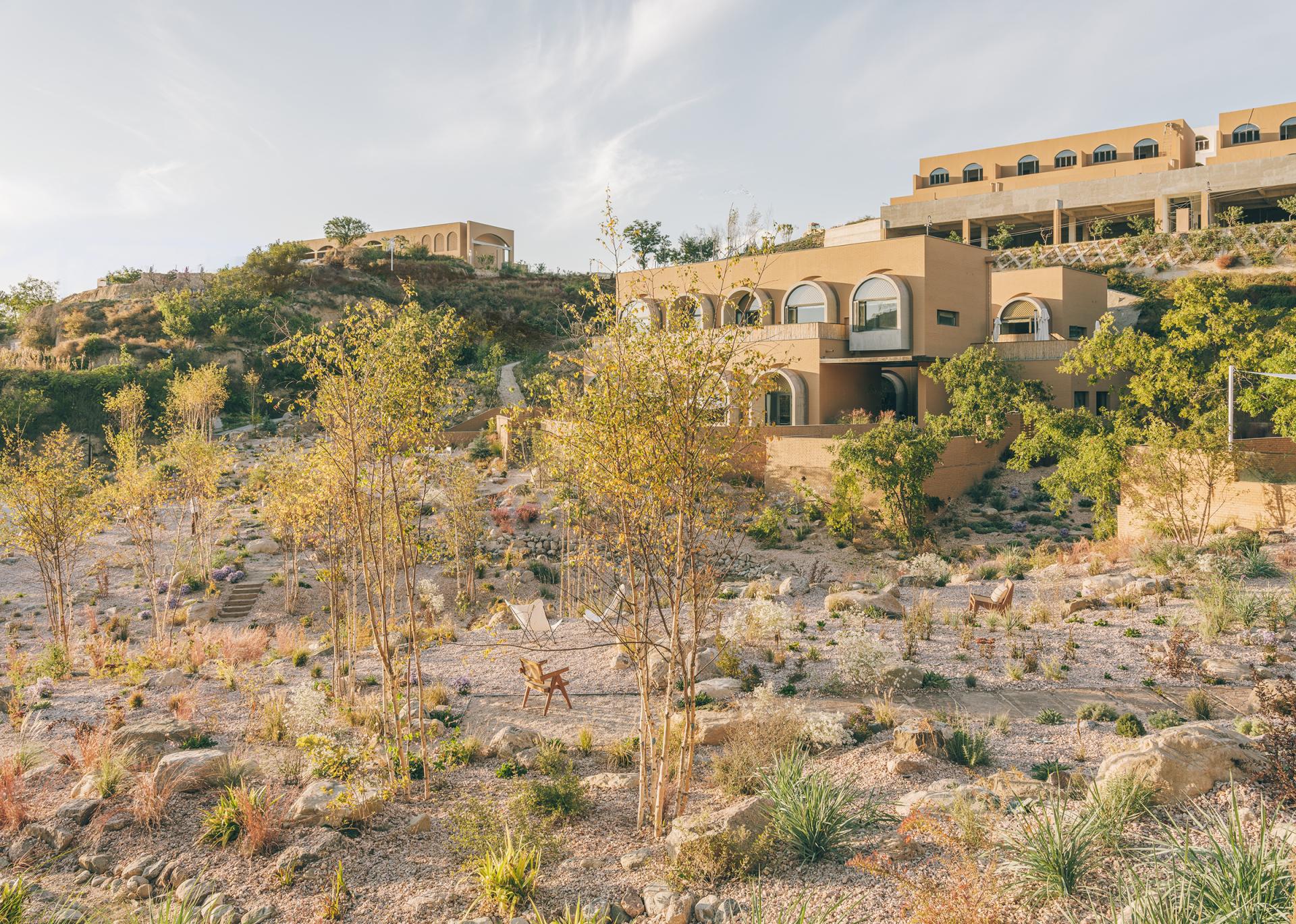 London Design Awards Winner - Blooming Sanctuary, A Rustic Getaway