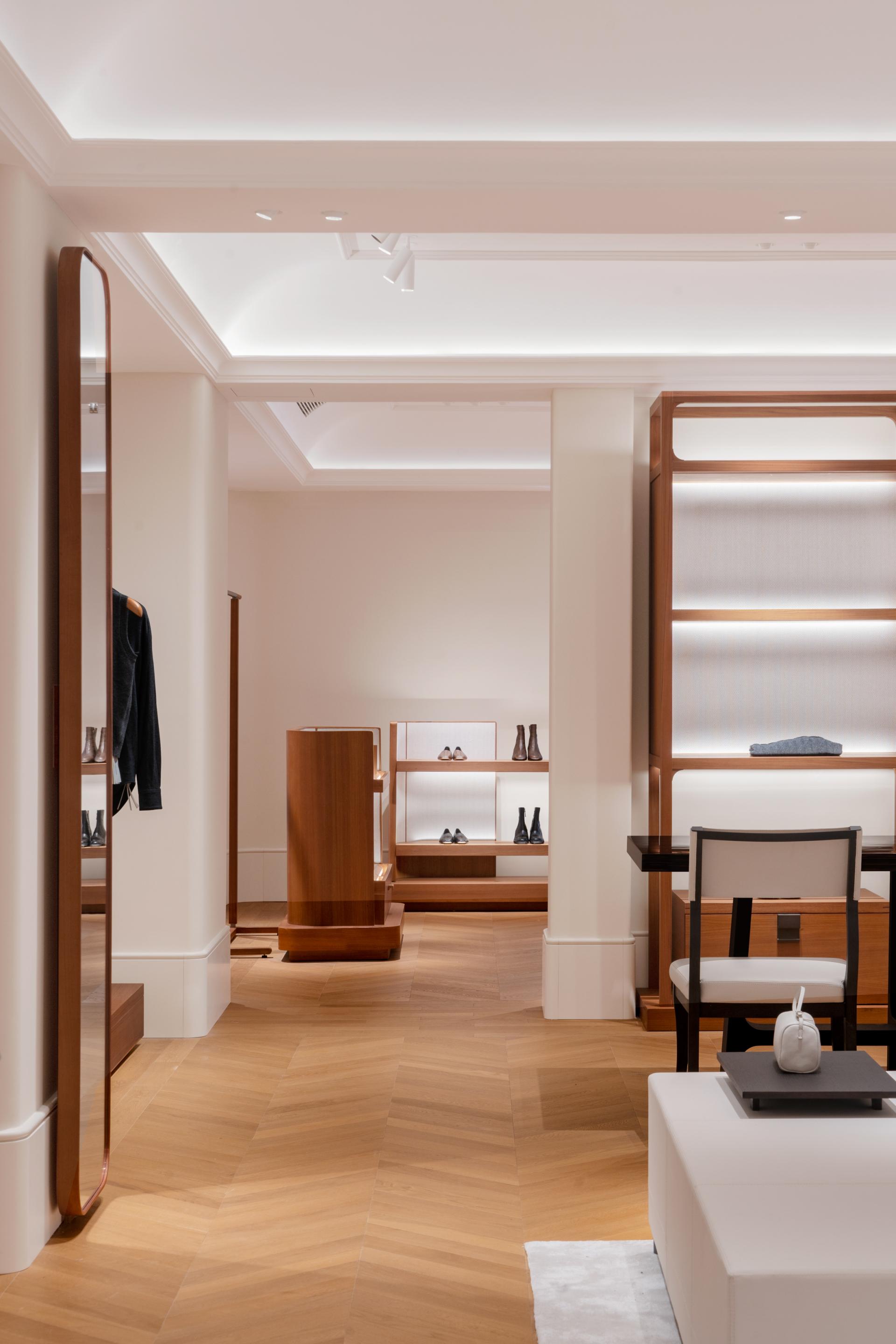 London Design Awards Winner - RENATHING Clothing Store