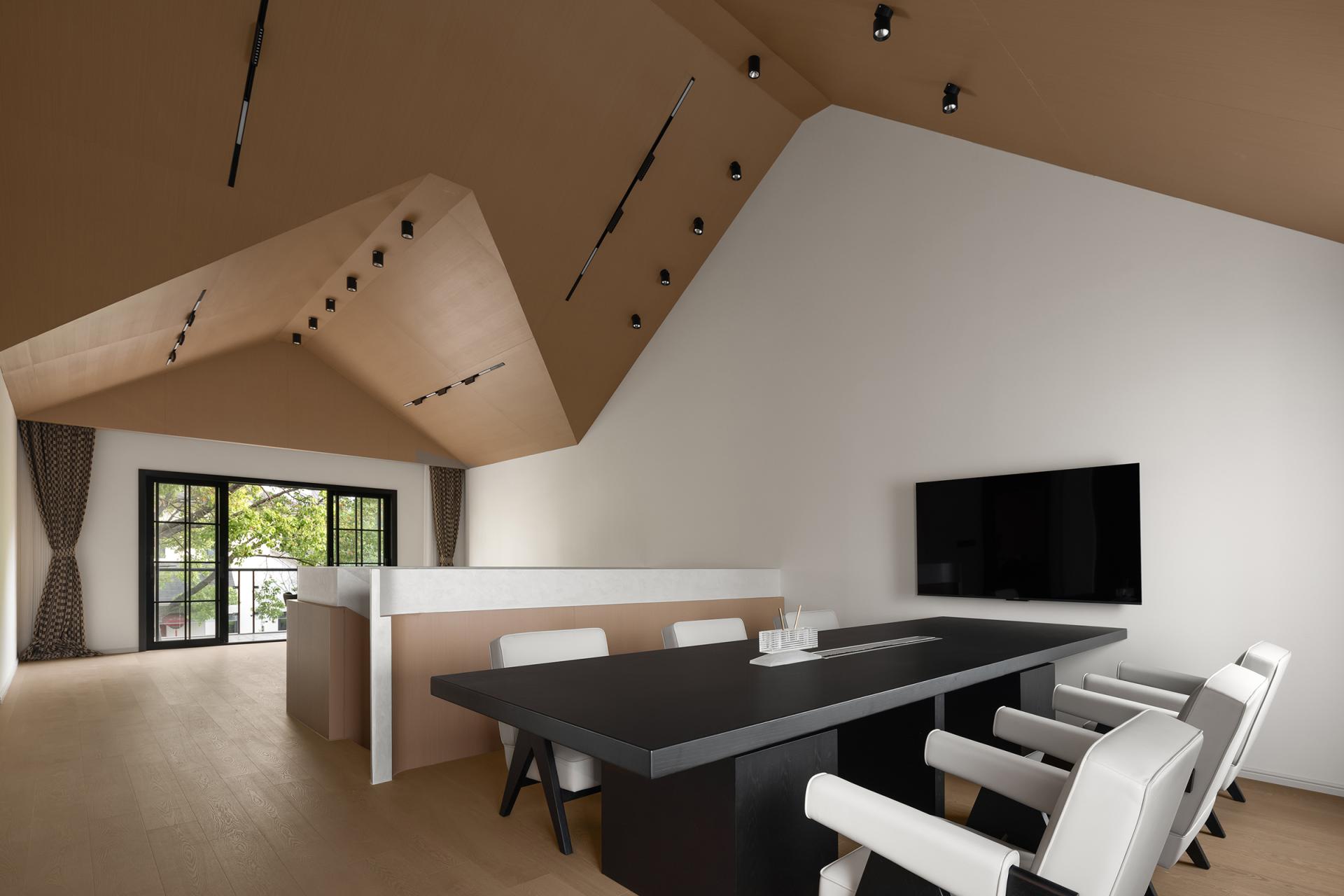 London Design Awards Winner - MUR Space Exhibition Hall 