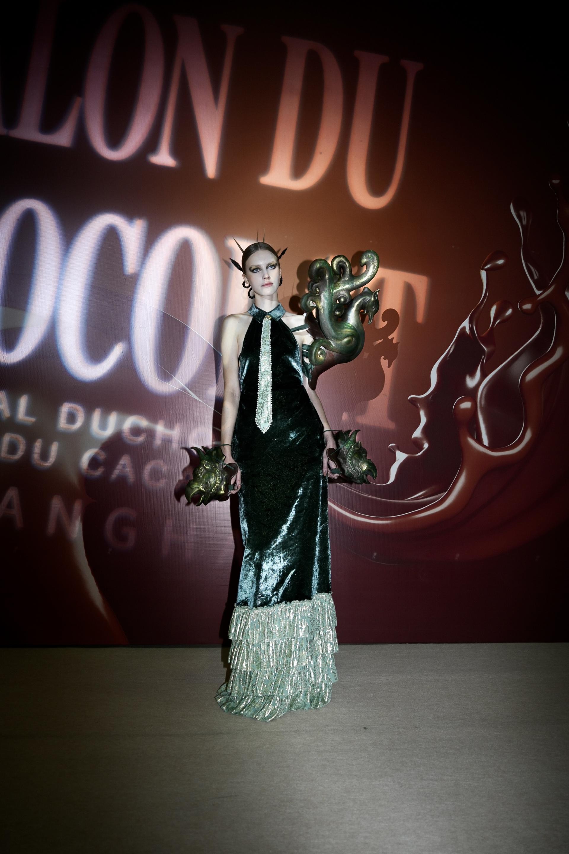 London Design Awards Winner - Salon du Chocolat Shanghai Chocolate Fashion Show