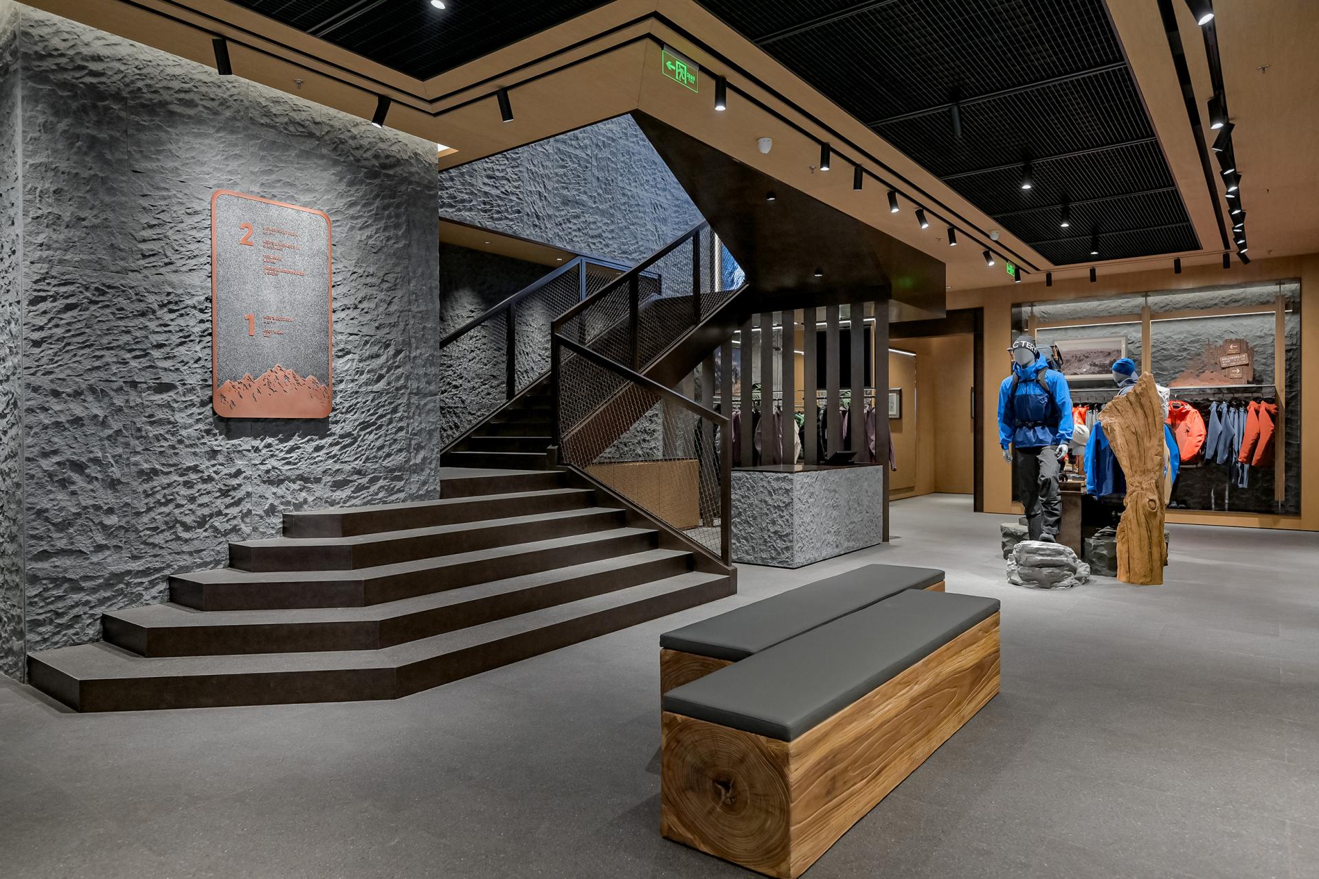 London Design Awards Winner - Arc’teryx Chongqing Starlight 68 Plaza Store