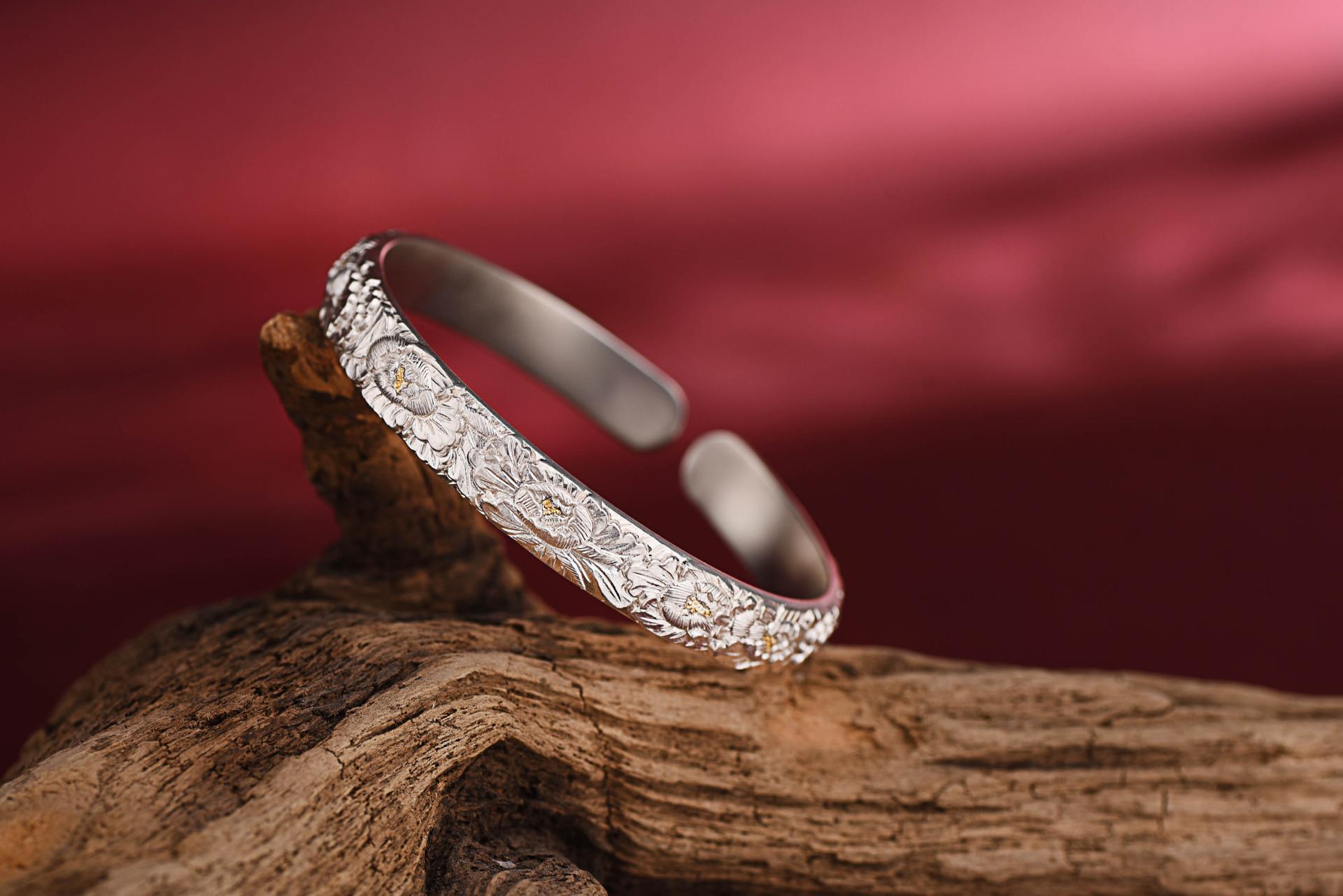 London Design Awards Winner - Gilded Splendor