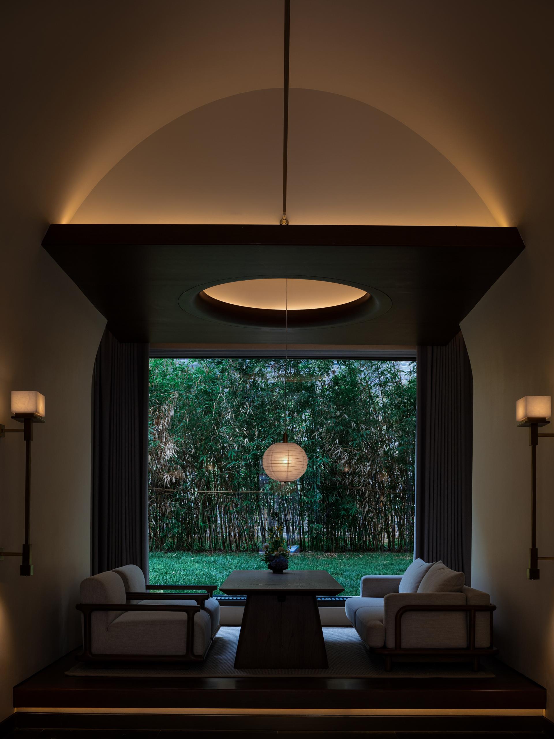 London Design Awards Winner - Ancient City Grand Courtyard Secluded Luxury Hotel