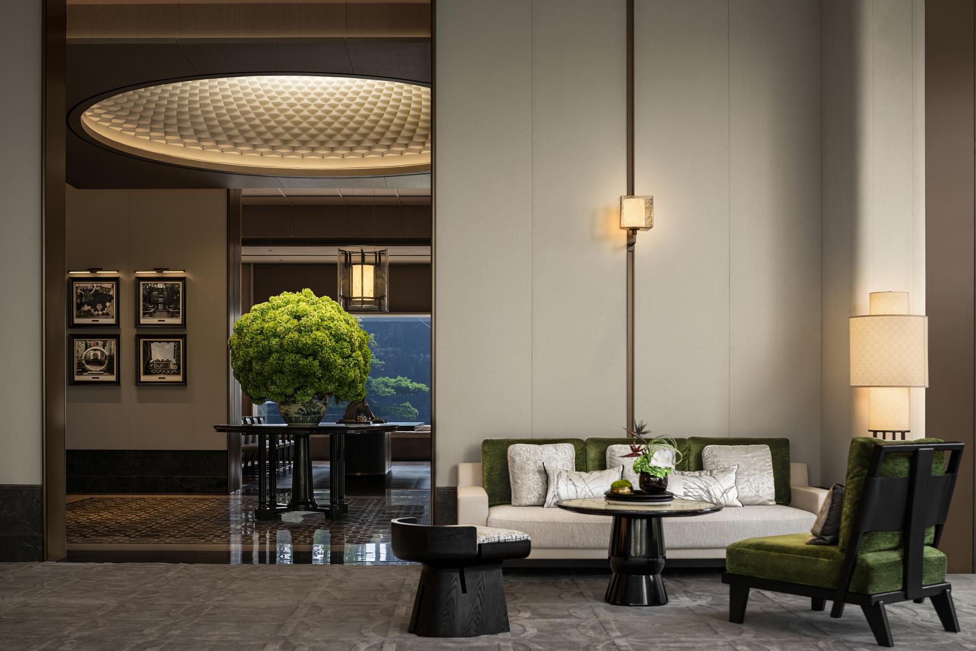 London Design Awards Winner - Panyu Jiaotou Greentown Riverside Mansion