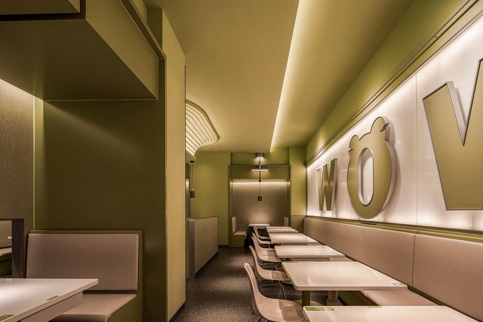 London Design Awards Winner - Wow Charcoal Grilled Bullfrog