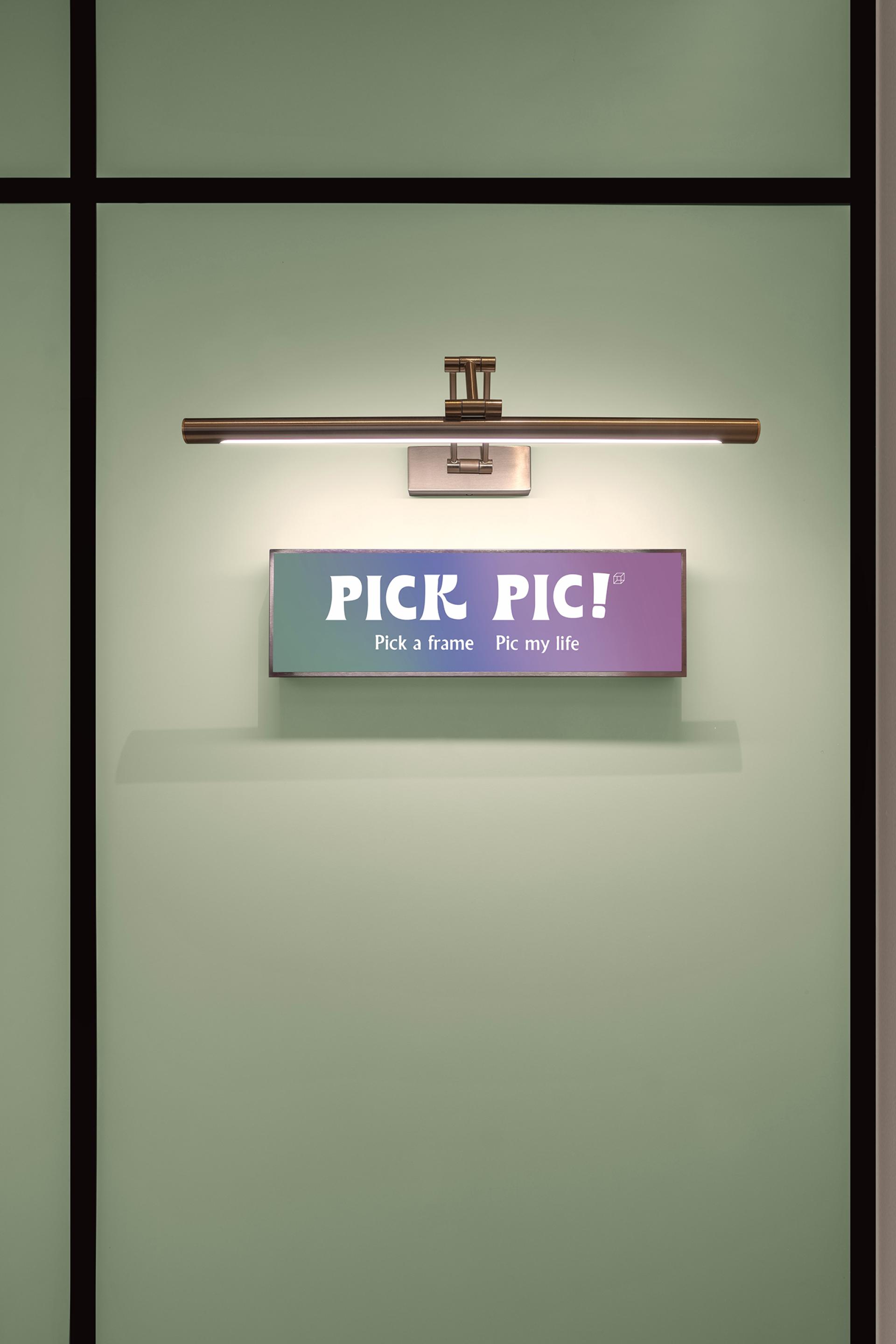 London Design Awards Winner - The First PICKPIC！Store in Shanghai