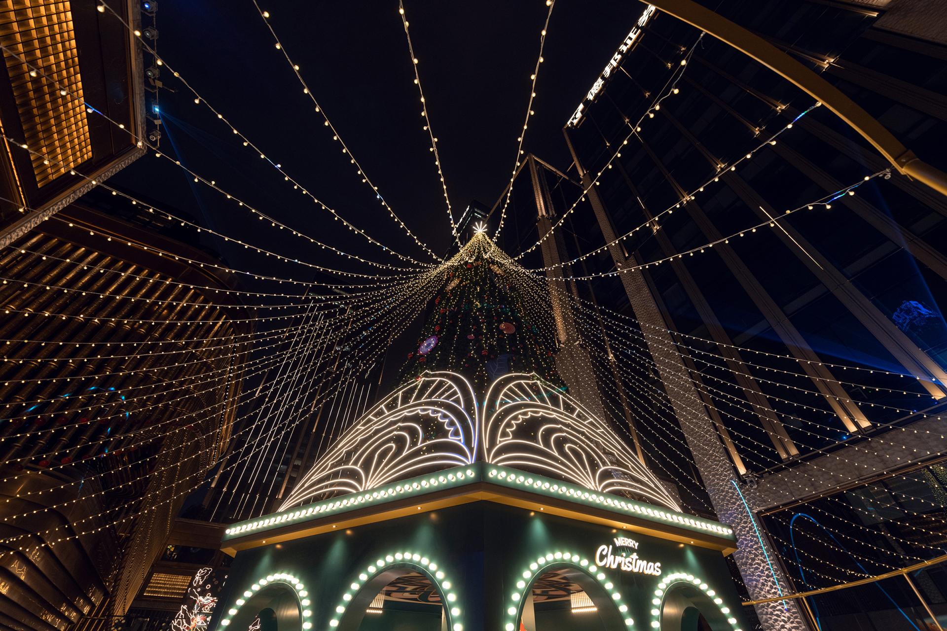 London Design Awards Winner - BFC Christmas Season Art Display