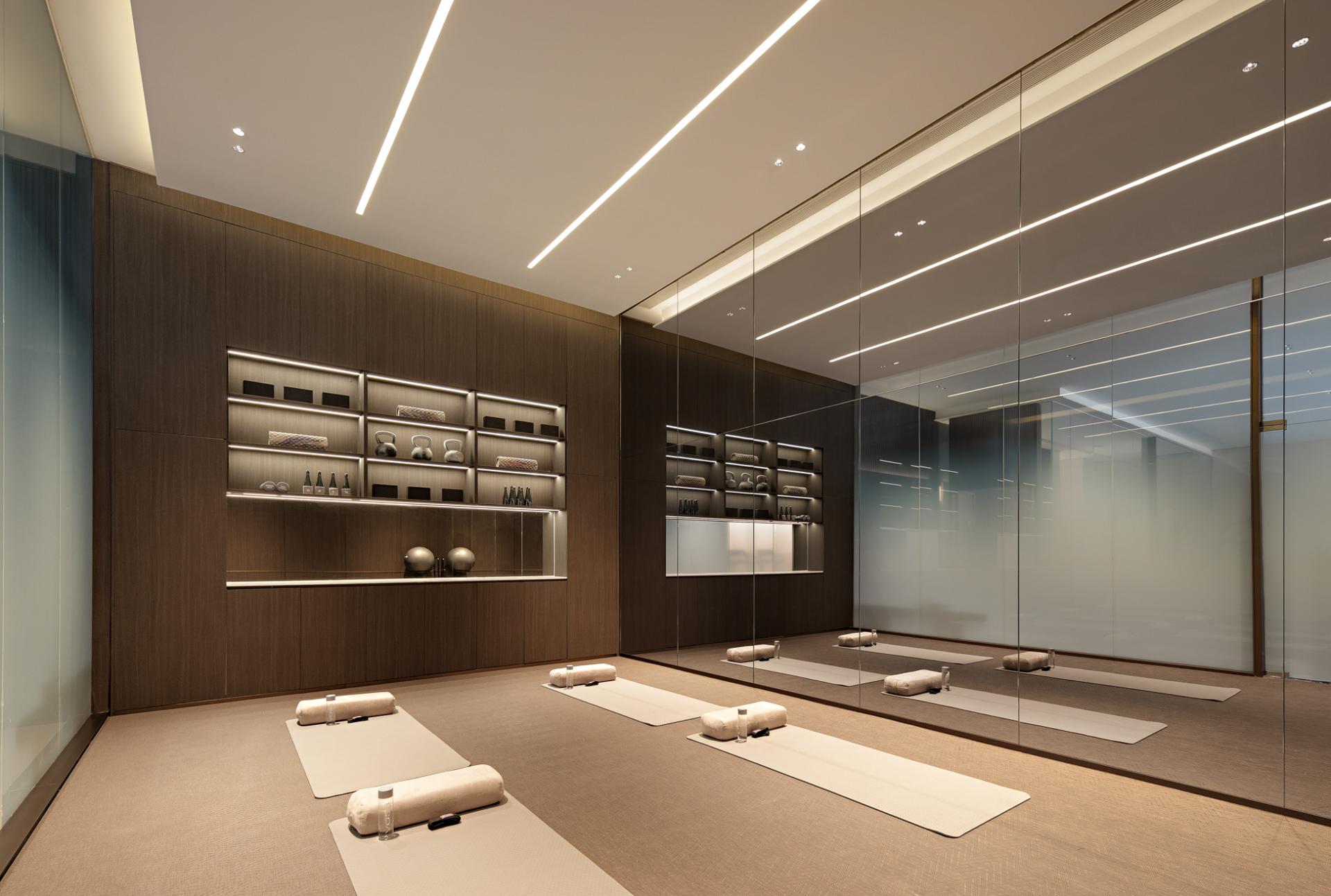 London Design Awards Winner - YUEXIU PHASE II EXHIBITION AREA OF Z-MANSION