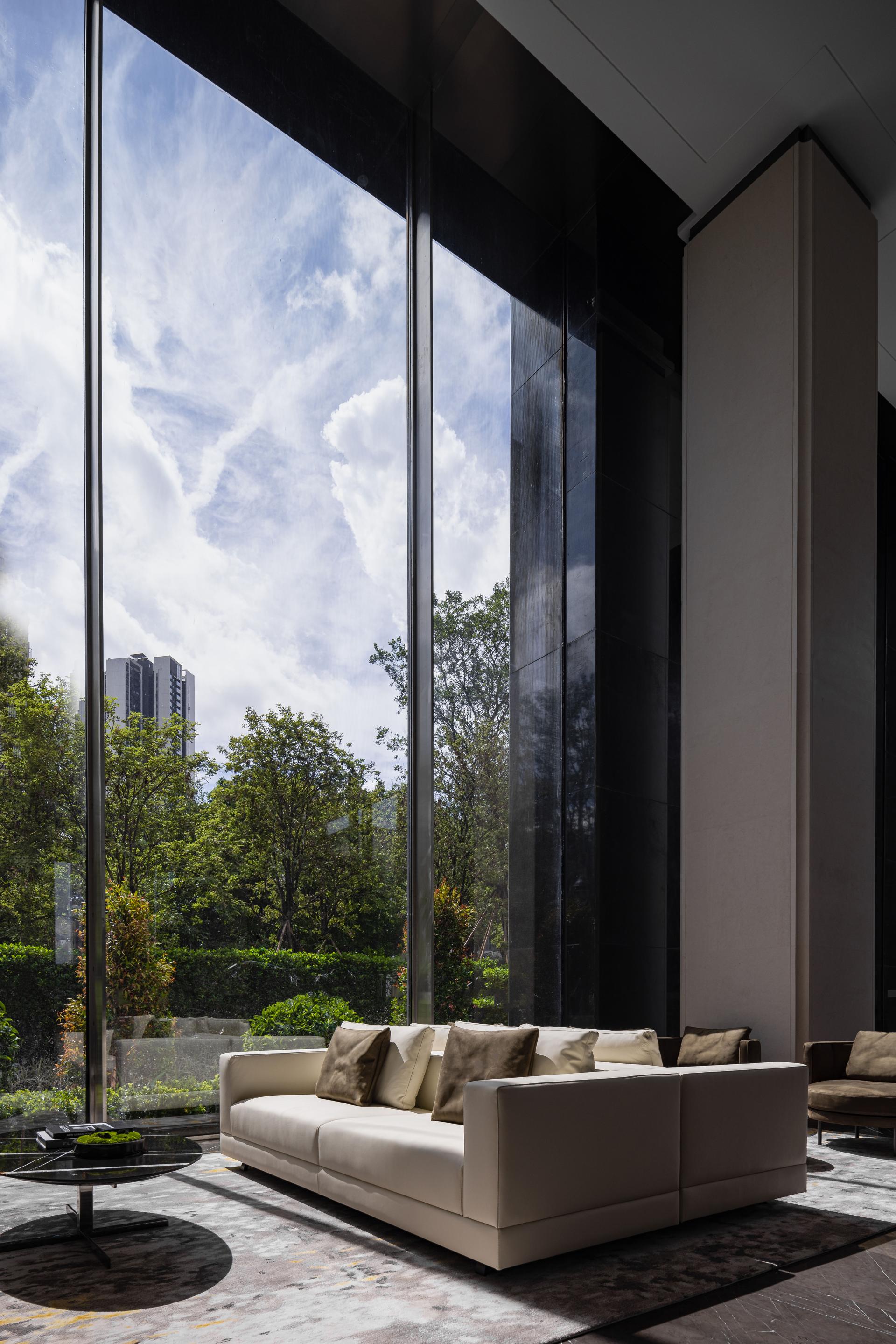London Design Awards Winner - J-ERAY Group Headquarters Office Space