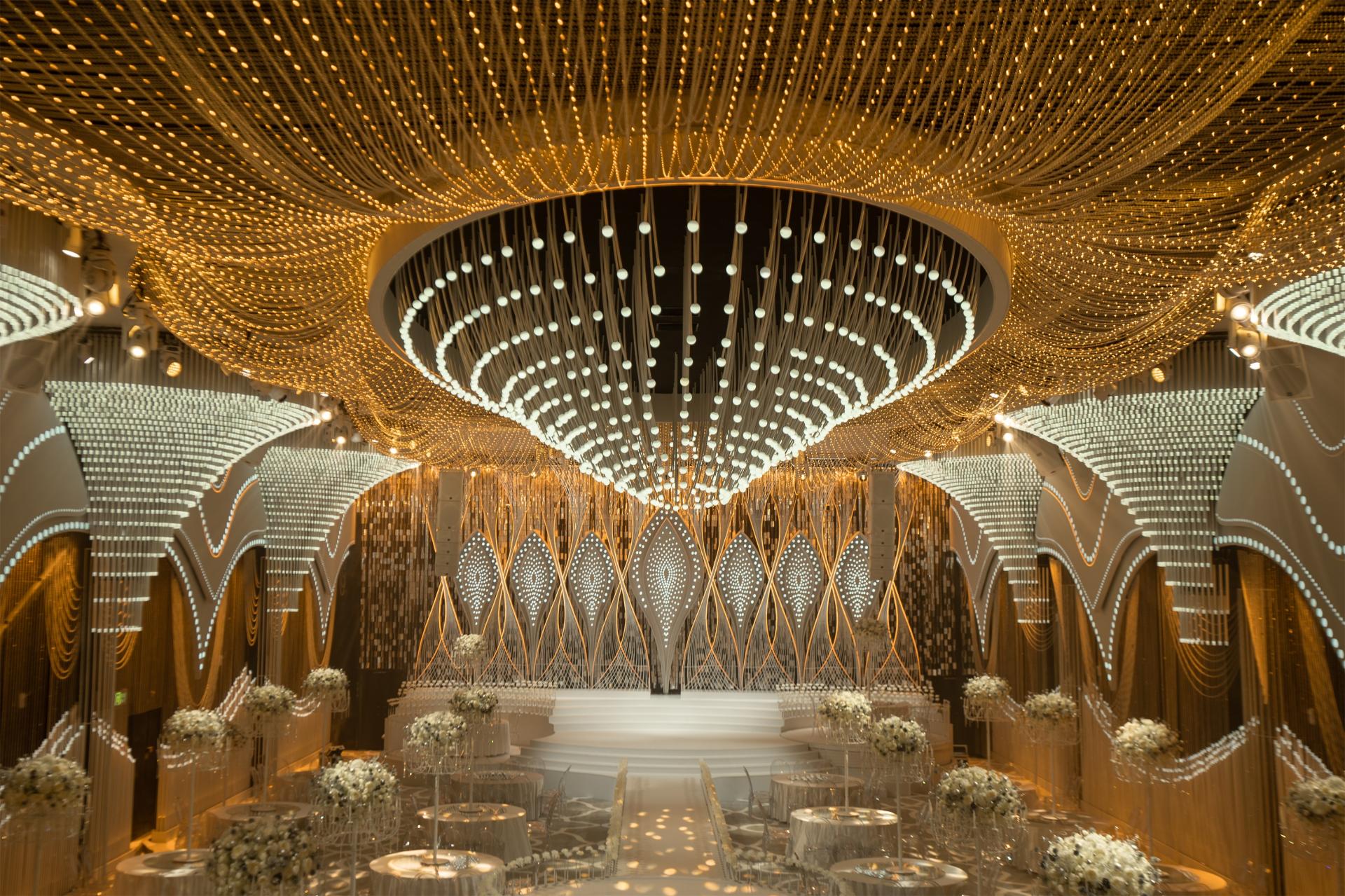London Design Awards Winner - Dubai in the Milky Way