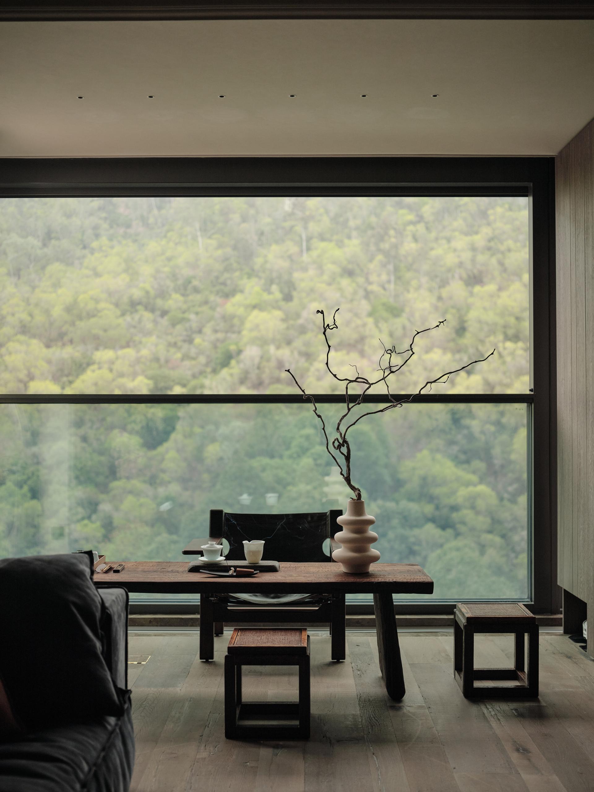 London Design Awards Winner - Mount Blue Private Residence
