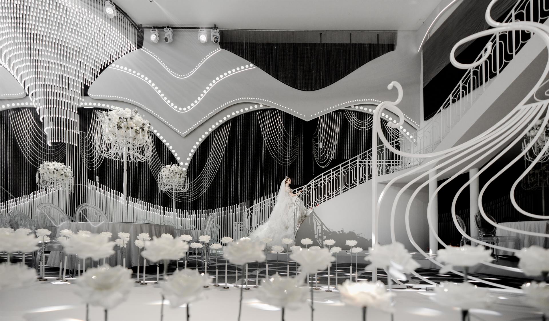 London Design Awards Winner - Dubai in the Milky Way