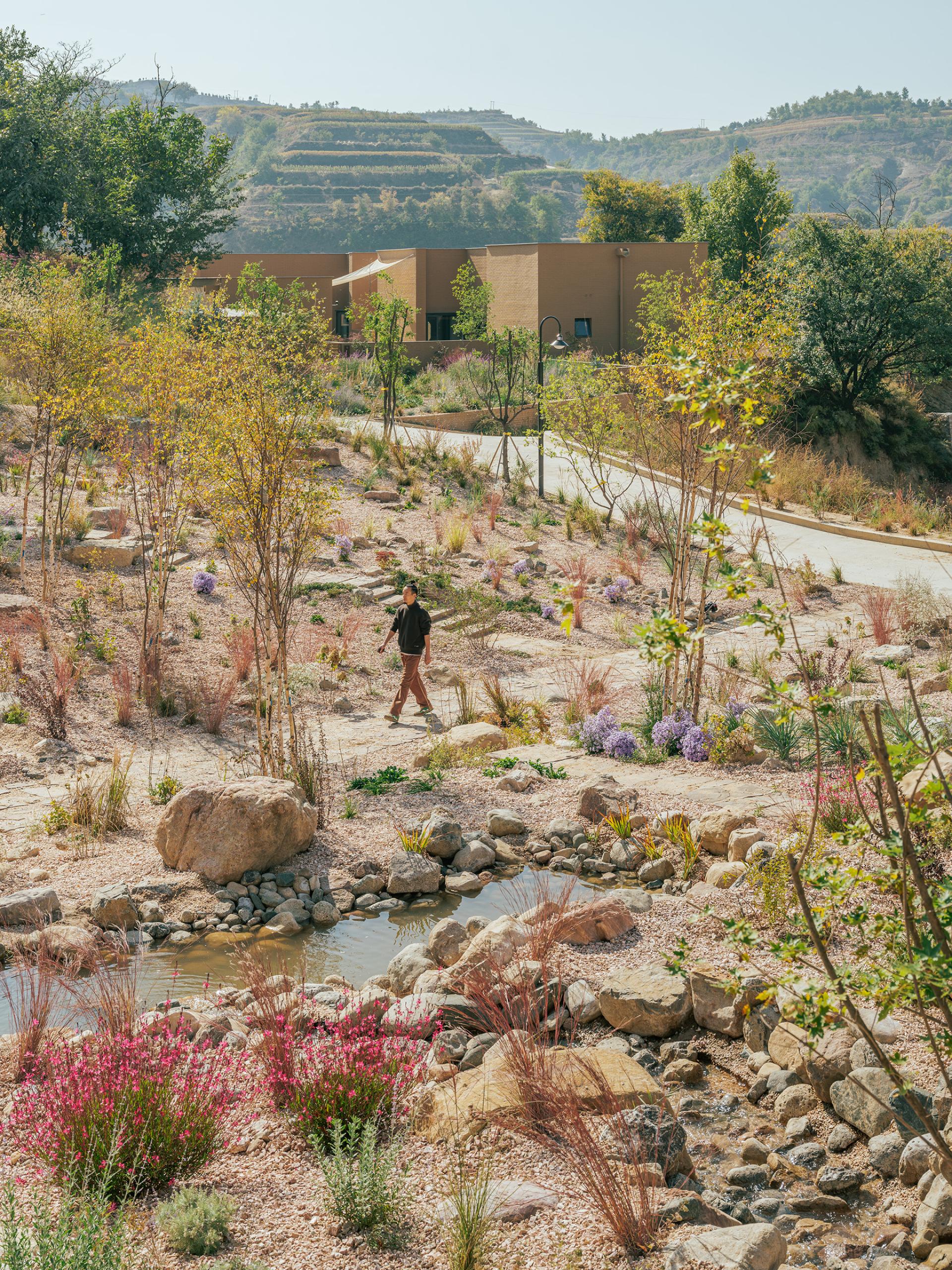 London Design Awards Winner - Blooming Sanctuary, A Rustic Getaway
