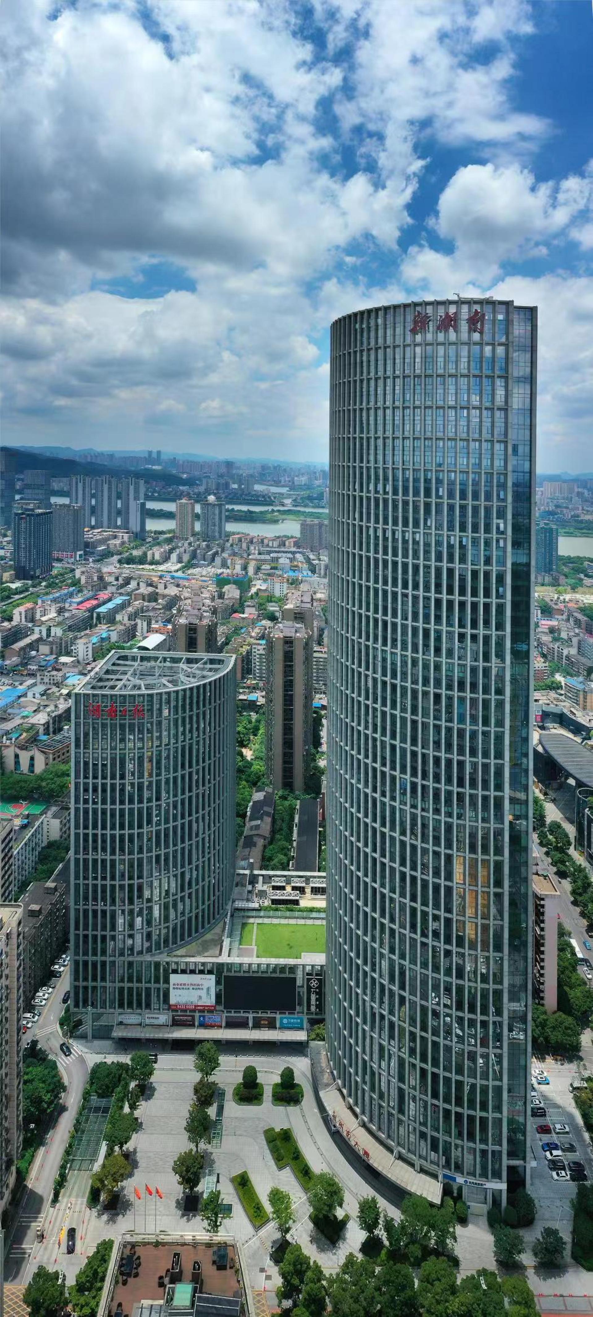 London Design Awards Winner - Hunan Daily Media Center