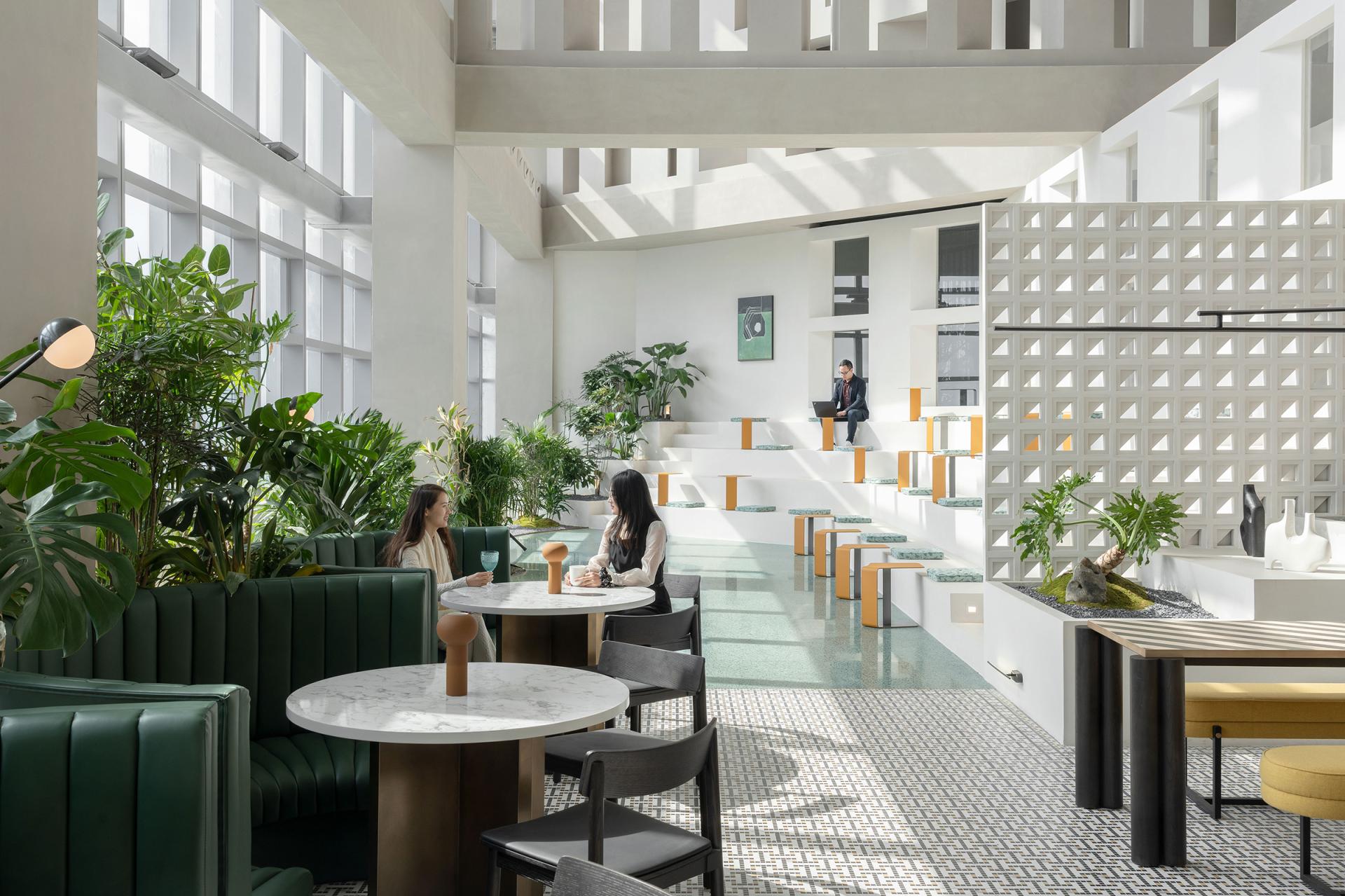 London Design Awards Winner - Tengda Center Roof Garden