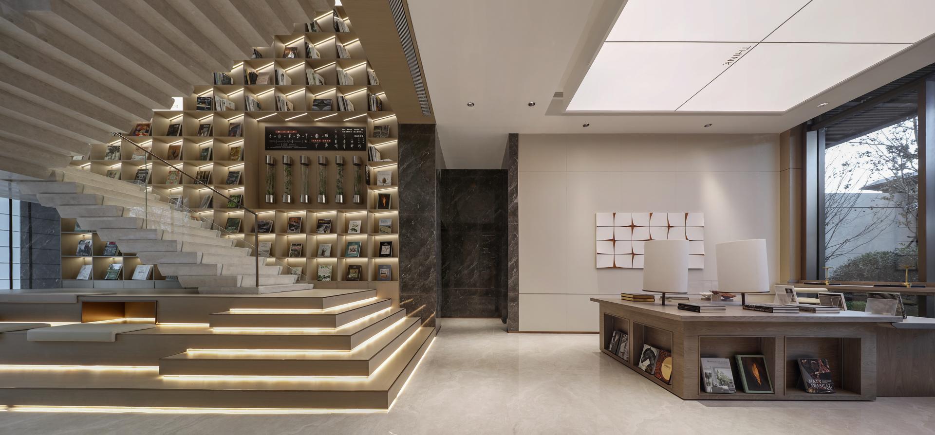 London Design Awards Winner - Second ye · Ruyi Guan Cheng