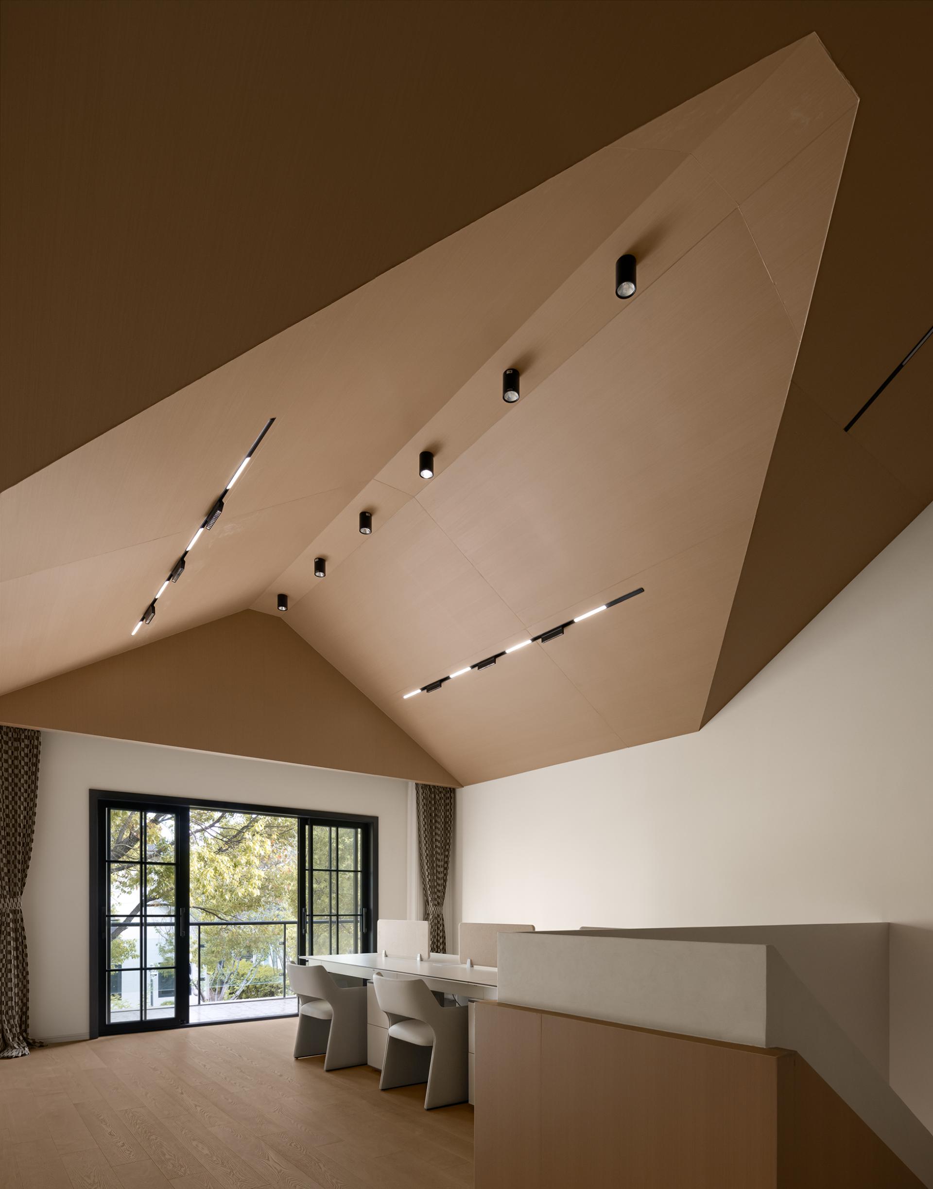 London Design Awards Winner - MUR Space Exhibition Hall 