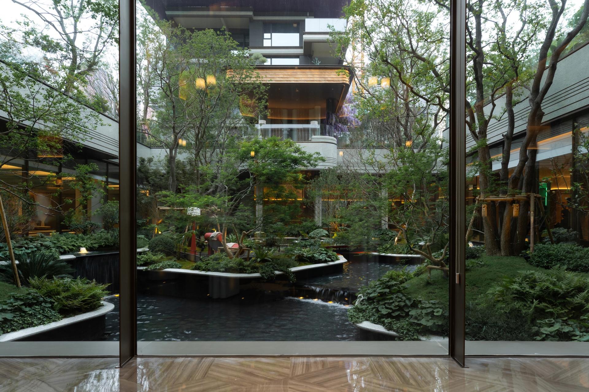 London Design Awards Winner - Xi'an Investment Promotion · Linyu Mandao