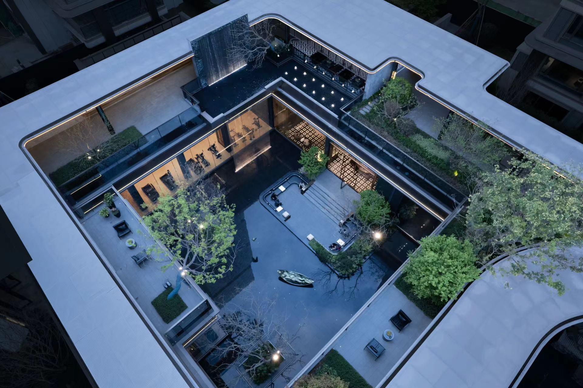 London Design Awards Winner - YUEXIU GLORIOUS LUXE