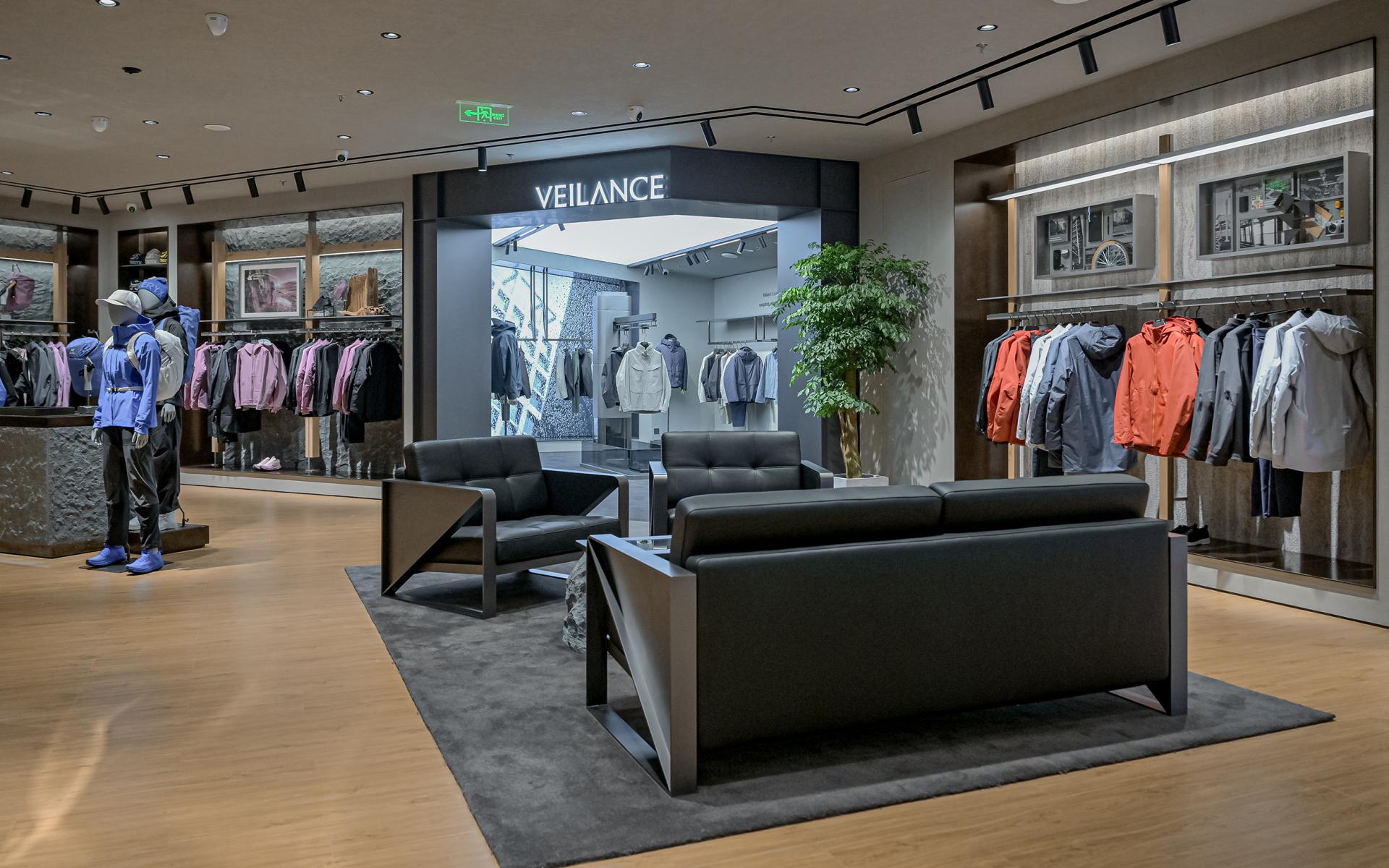 London Design Awards Winner - Arc’teryx Chongqing Starlight 68 Plaza Store