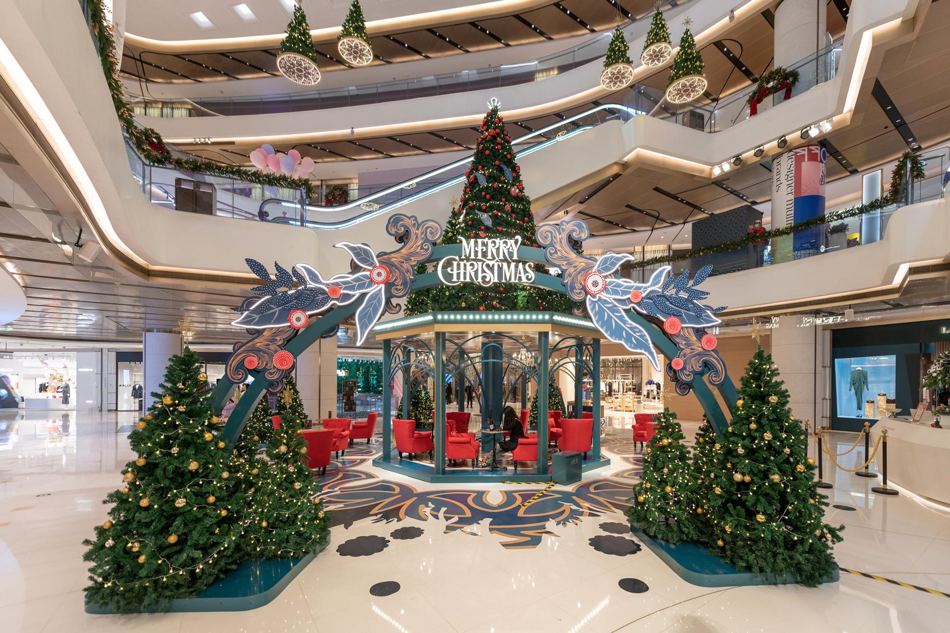 London Design Awards Winner - BFC Christmas Season Art Display