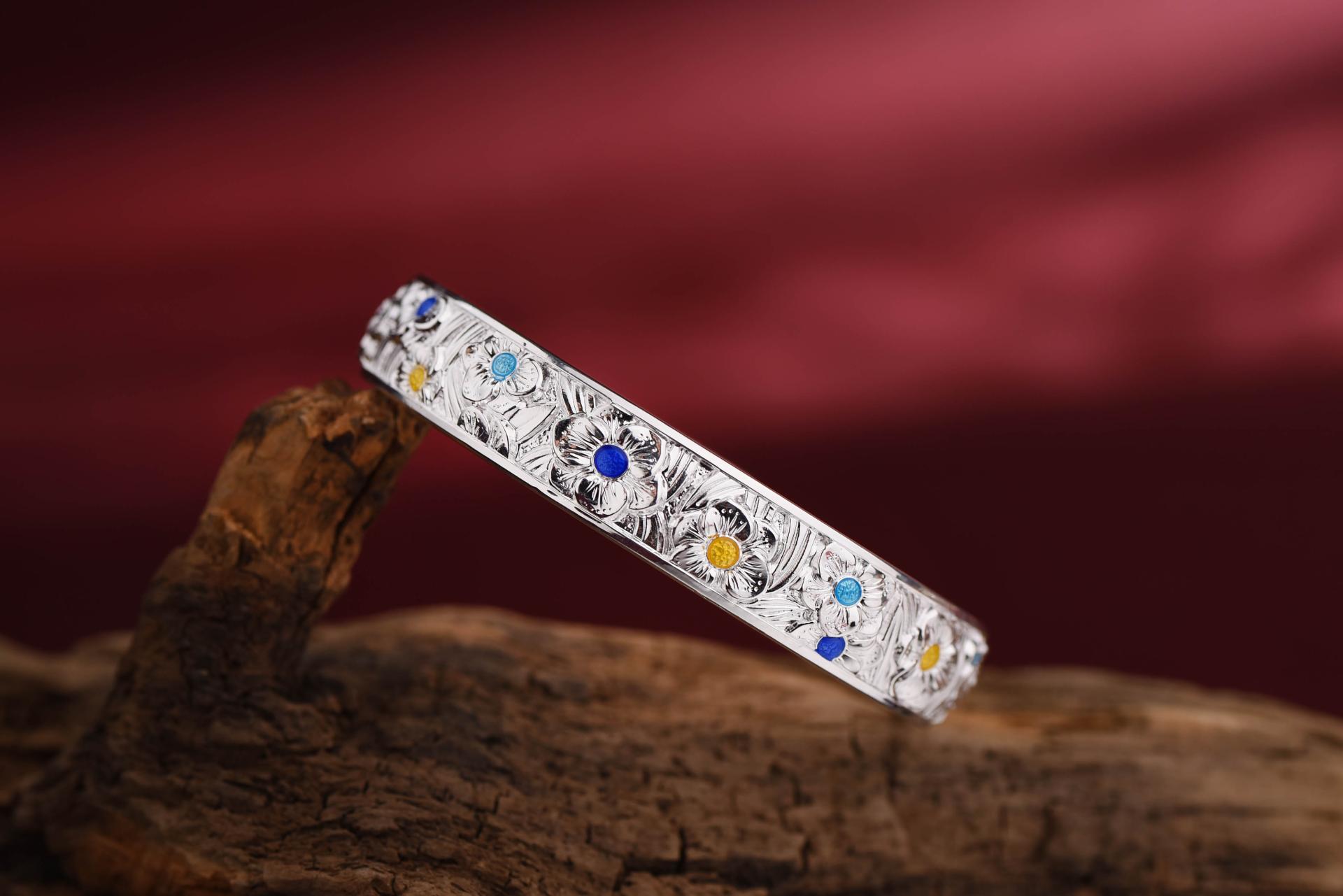 London Design Awards Winner - Gilded Splendor