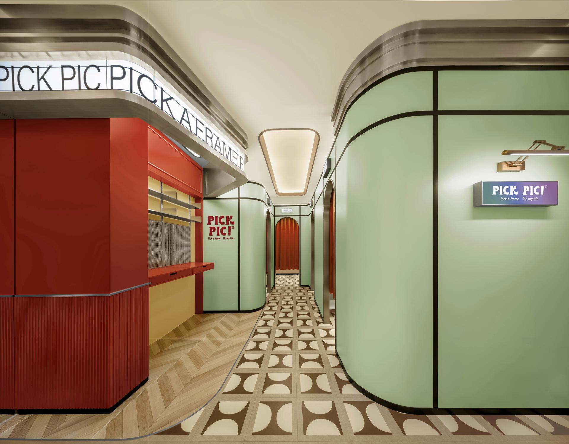 London Design Awards Winner - The First PICKPIC！Store in Shanghai