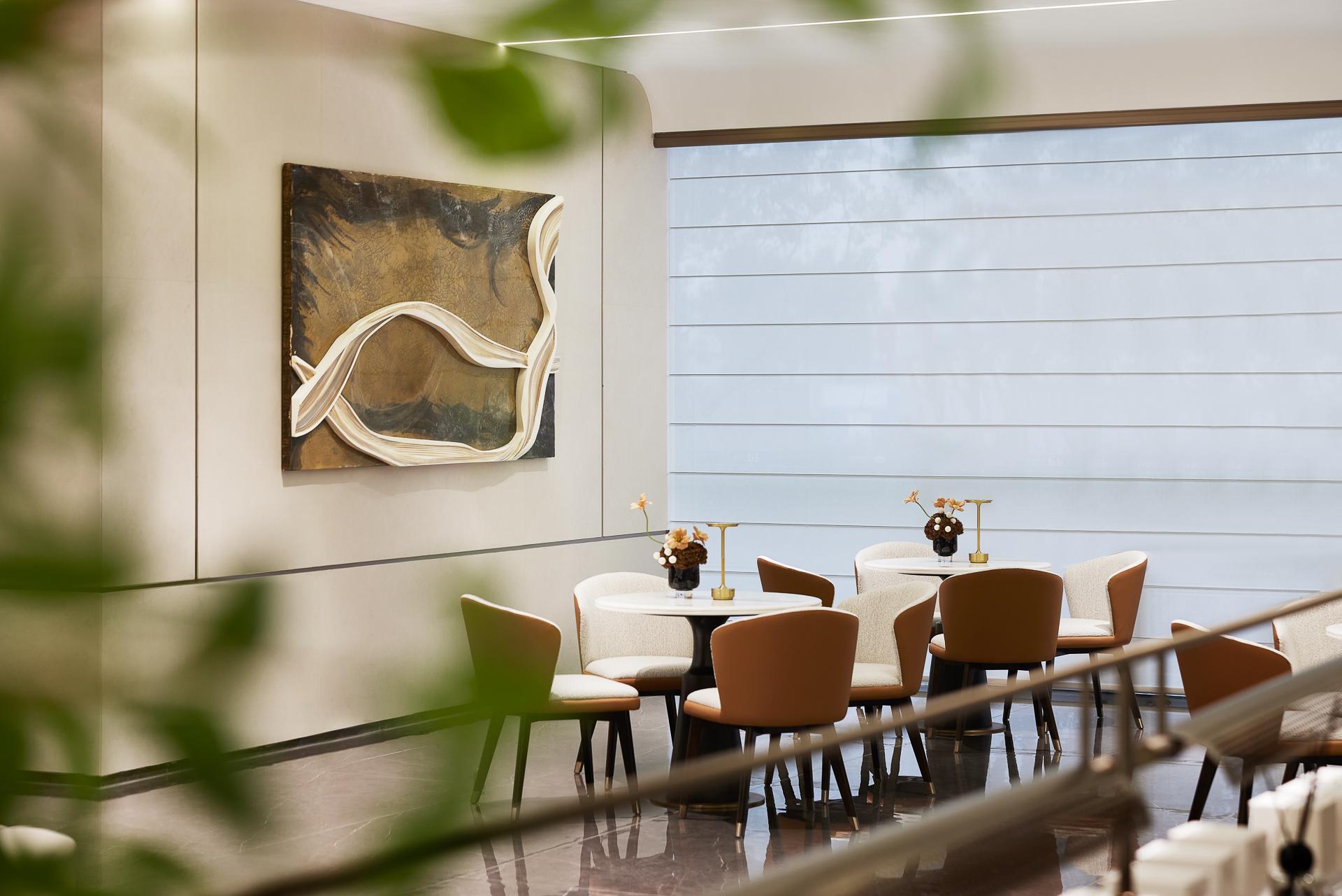 London Design Awards Winner - Lakeside Mansion Soft Outfit Design