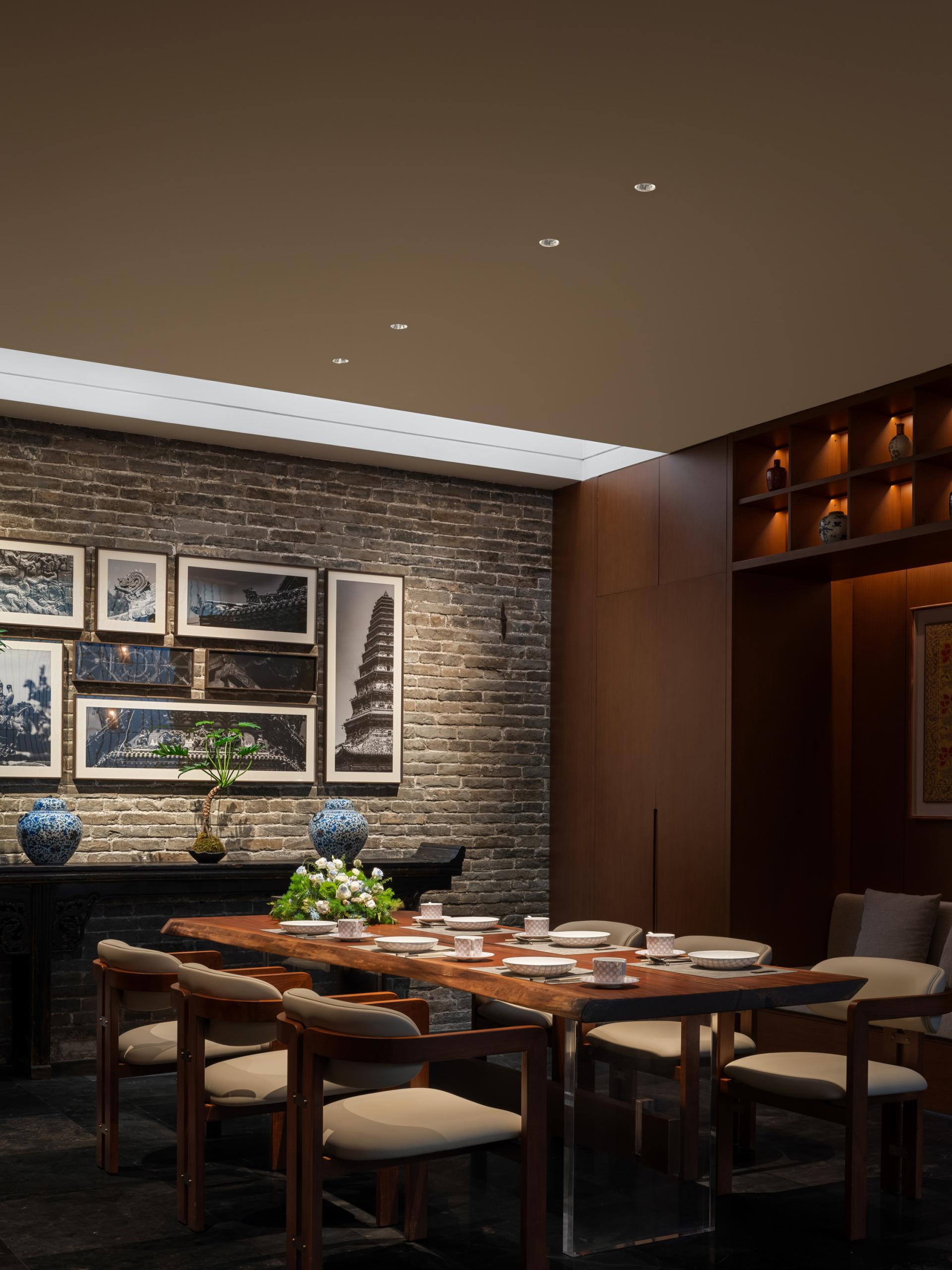 London Design Awards Winner - Ancient City Grand Courtyard Secluded Luxury Hotel