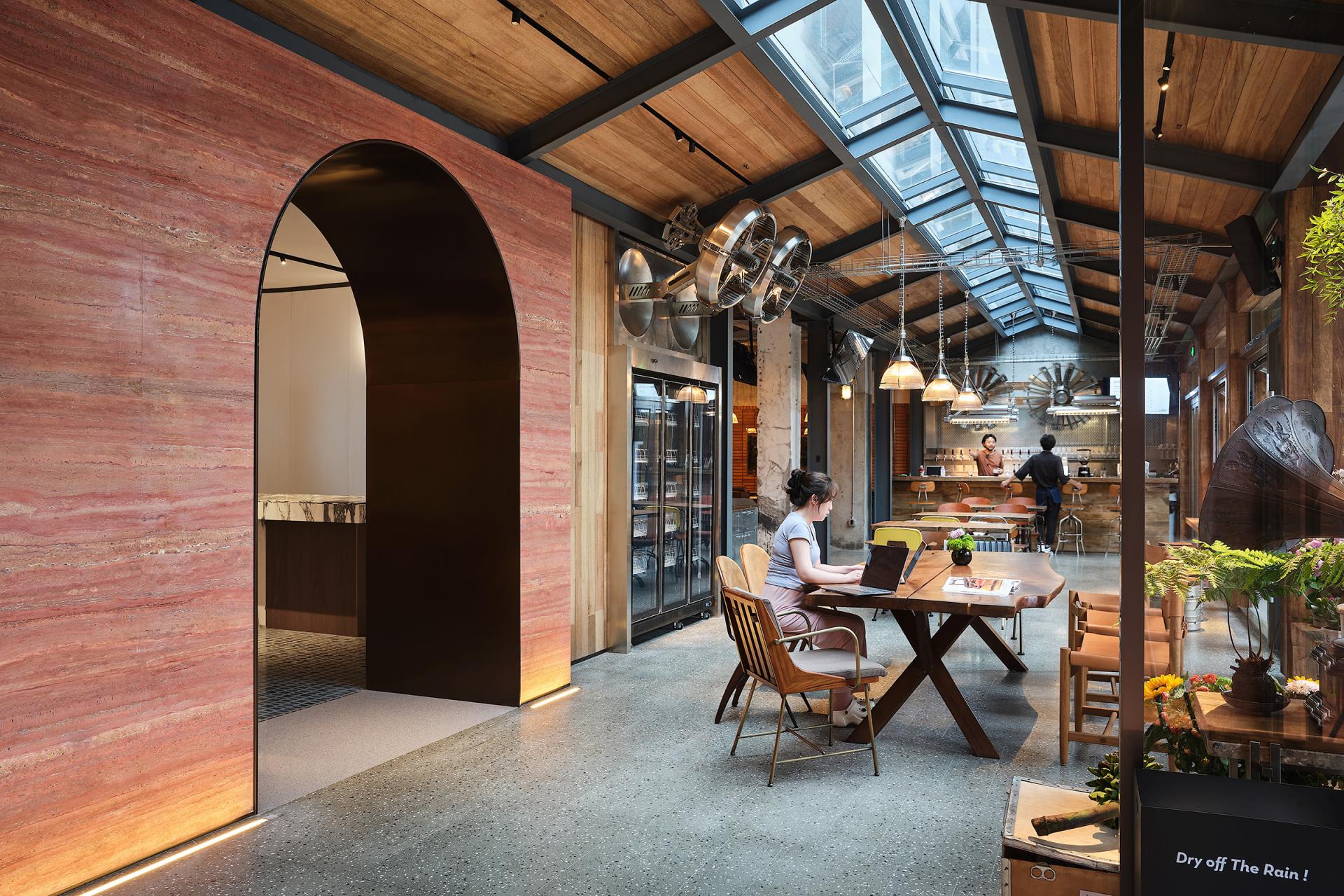 London Design Awards Winner - Wuhan Amix Hotel
