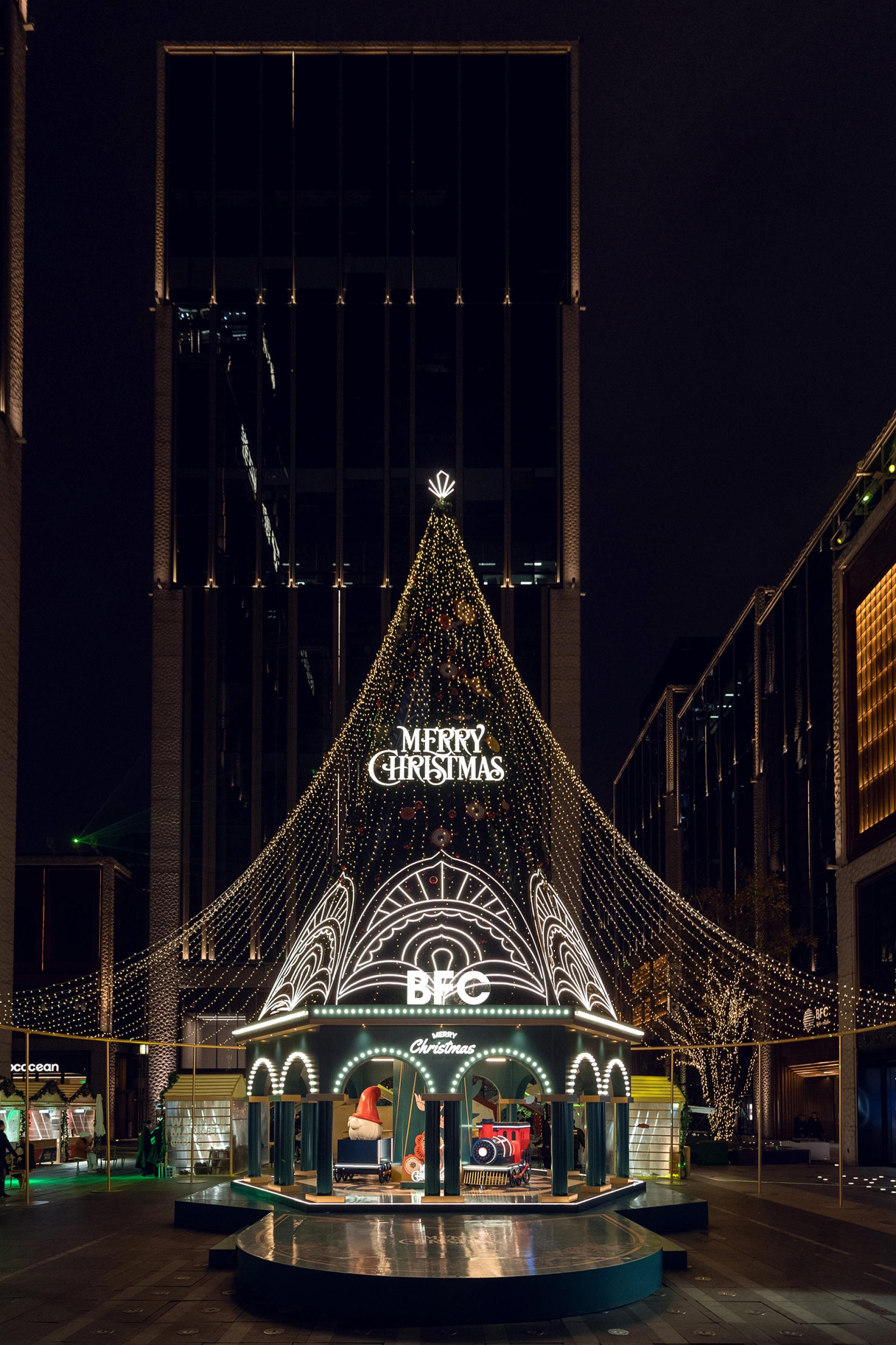 London Design Awards Winner - BFC Christmas Season Art Display