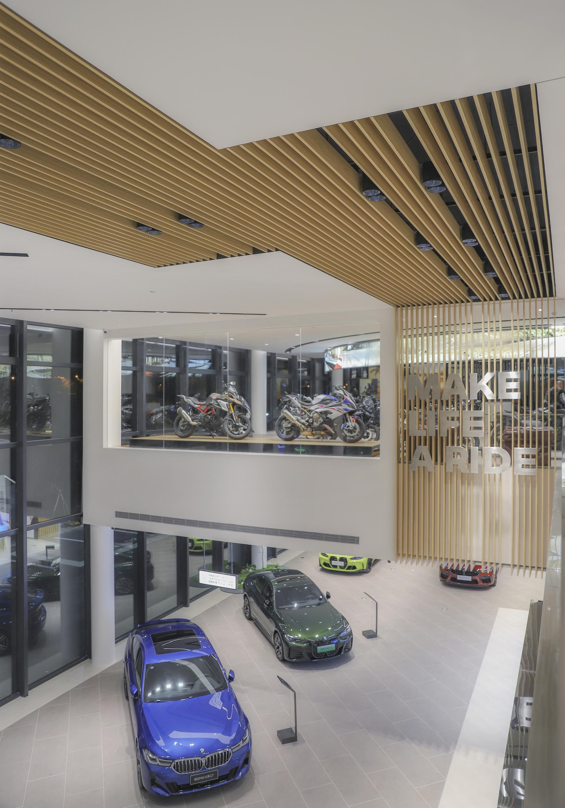 London Design Awards Winner - Beijing Jingbaohang BMW 4S Showroom
