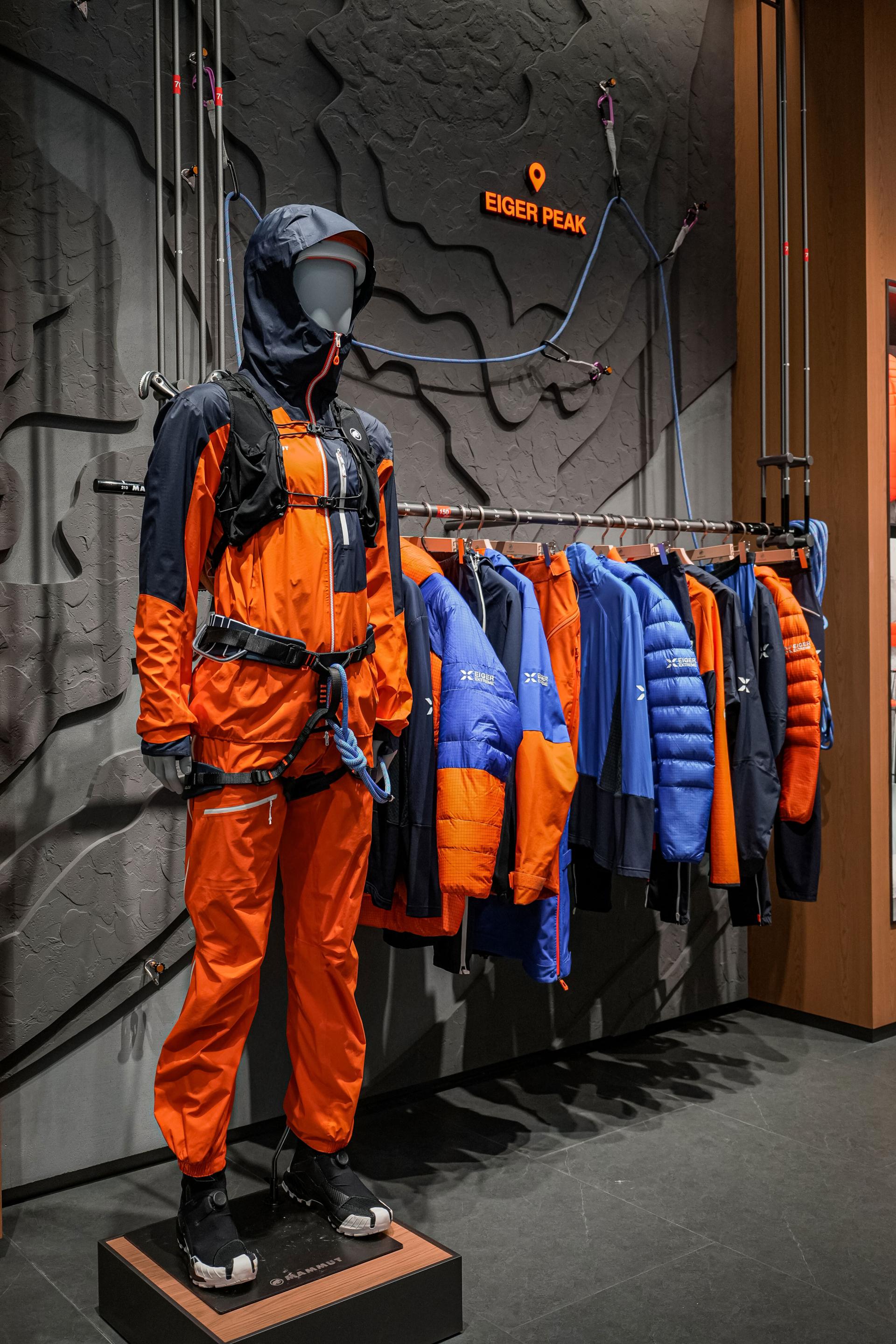 London Design Awards Winner - Mammut V5 Skyline Store