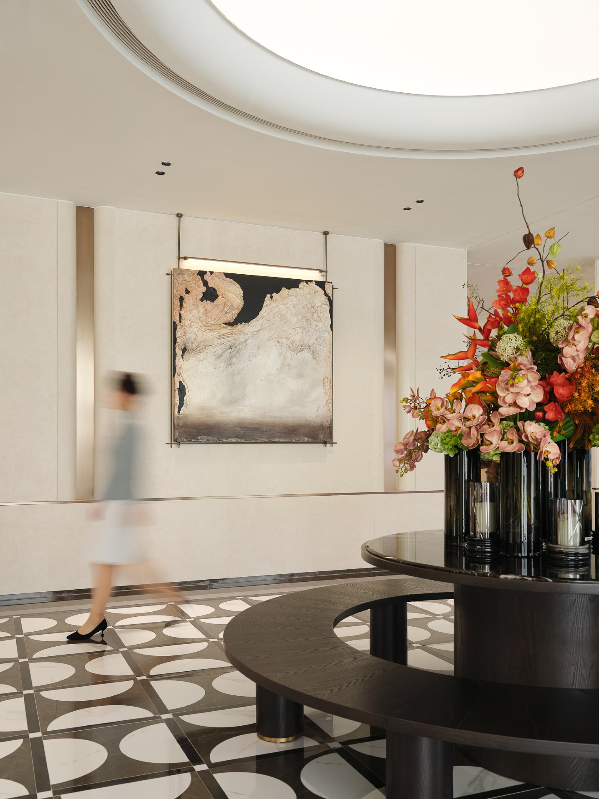 London Design Awards Winner - Lakeside Mansion Soft Outfit Design