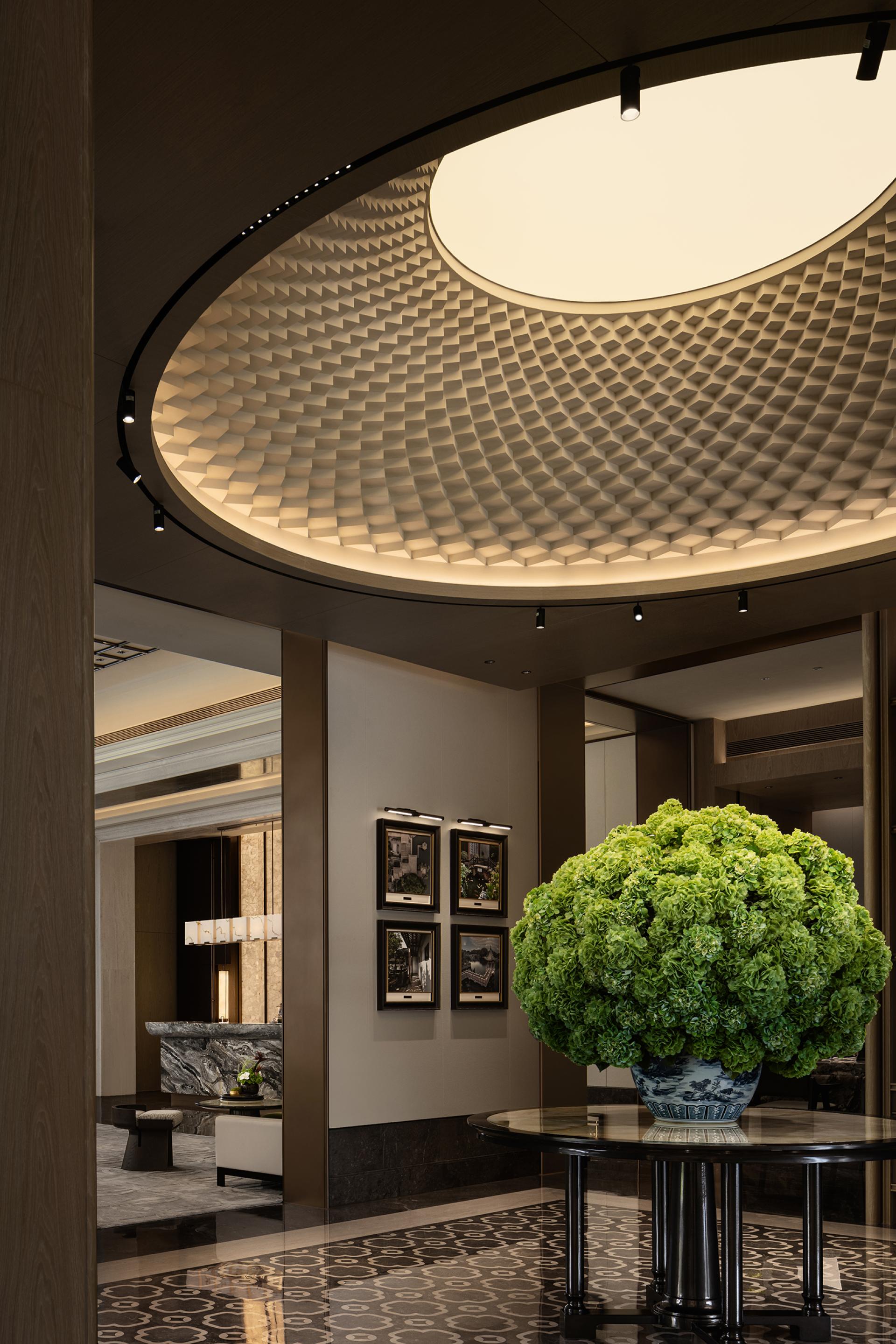 London Design Awards Winner - Panyu Jiaotou Greentown Riverside Mansion
