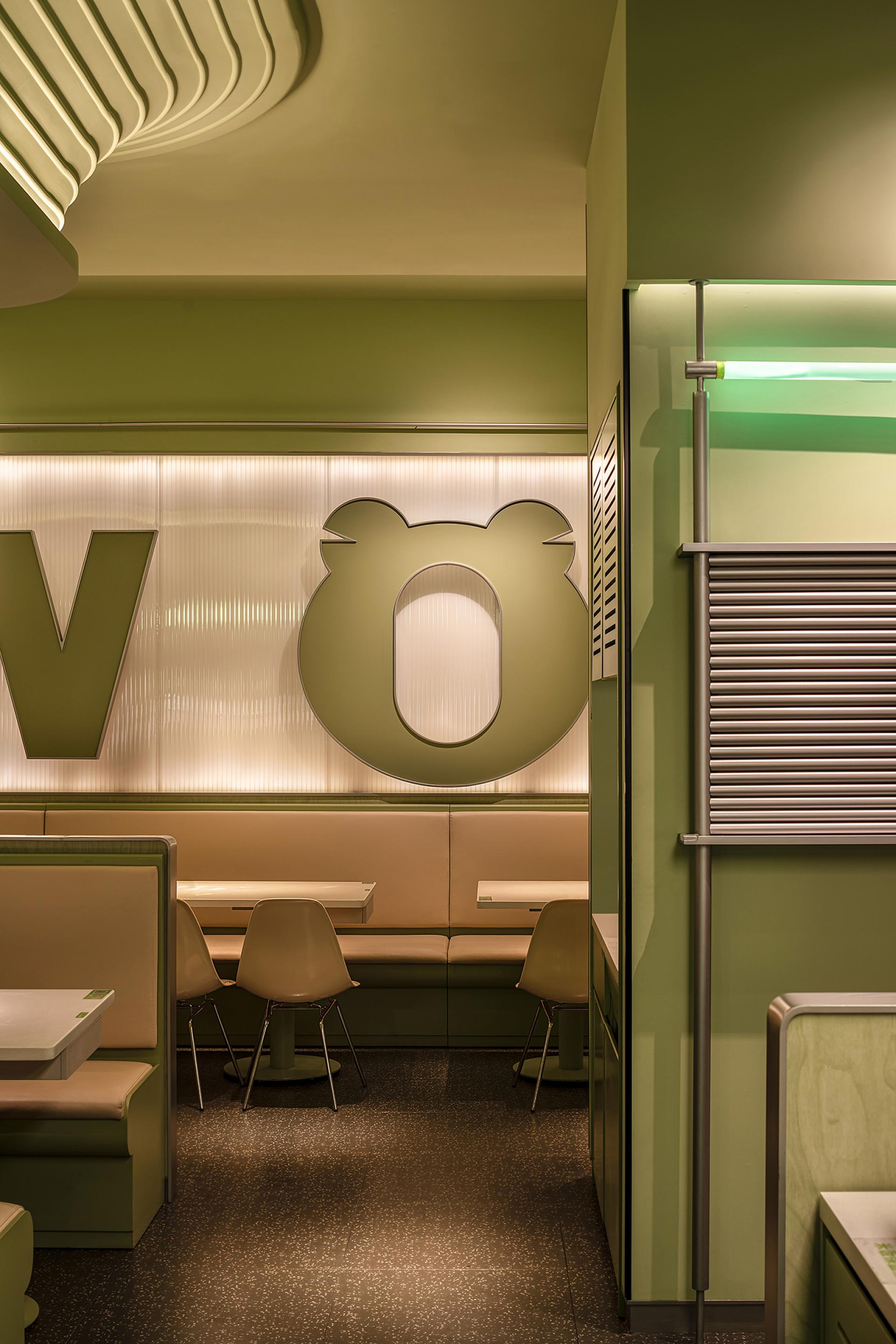 London Design Awards Winner - Wow Charcoal Grilled Bullfrog