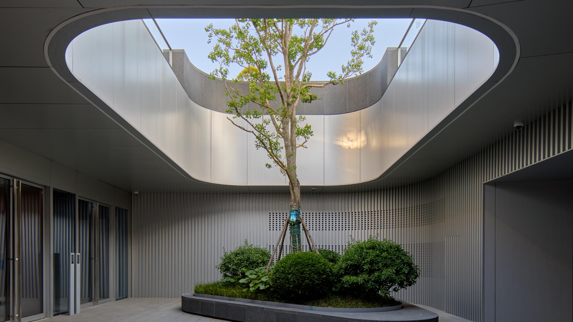 London Design Awards Winner - Moment To Cloud
