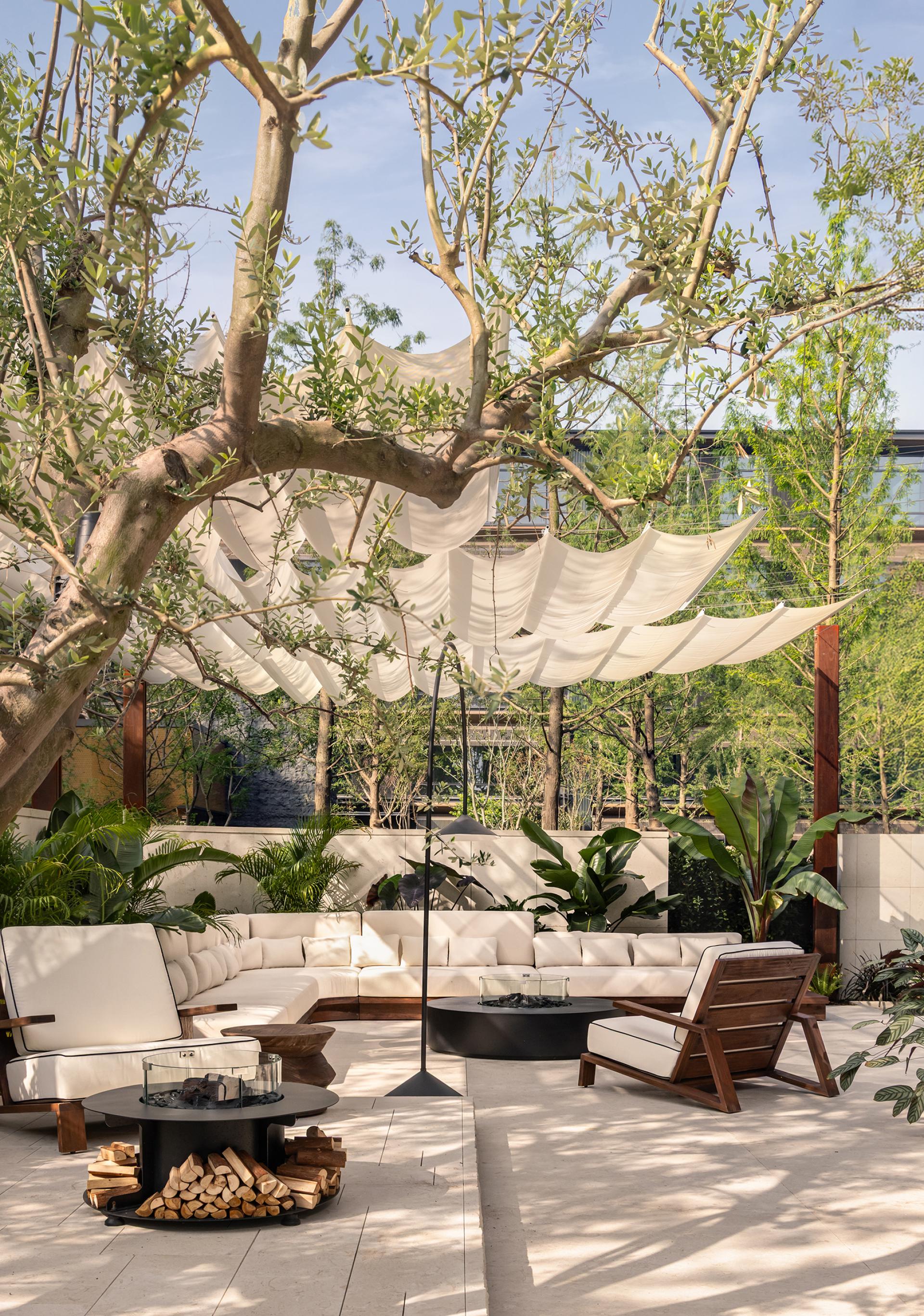 London Design Awards Winner - COURTYARD COLLECTION
