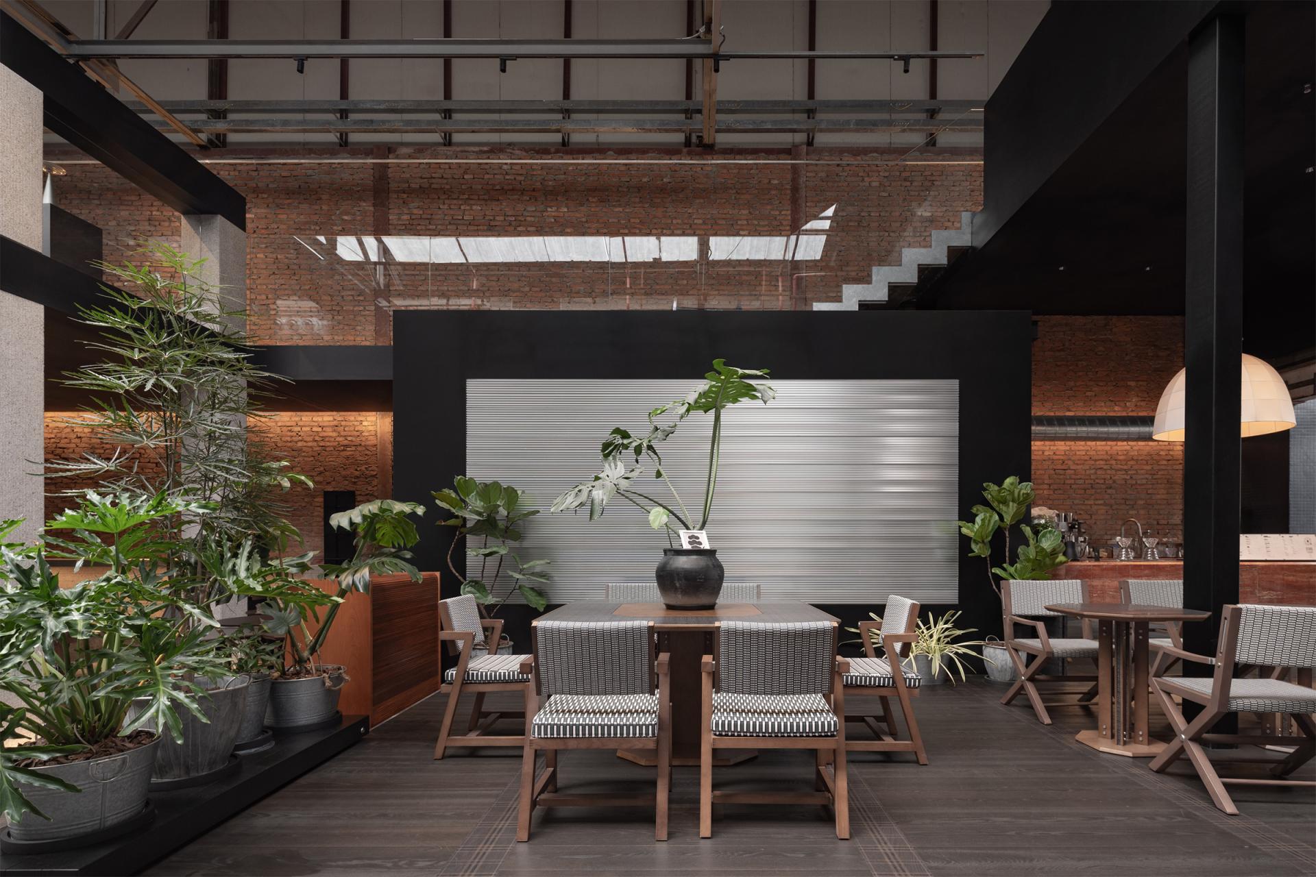 London Design Awards Winner - TOMOSOON CAFE
