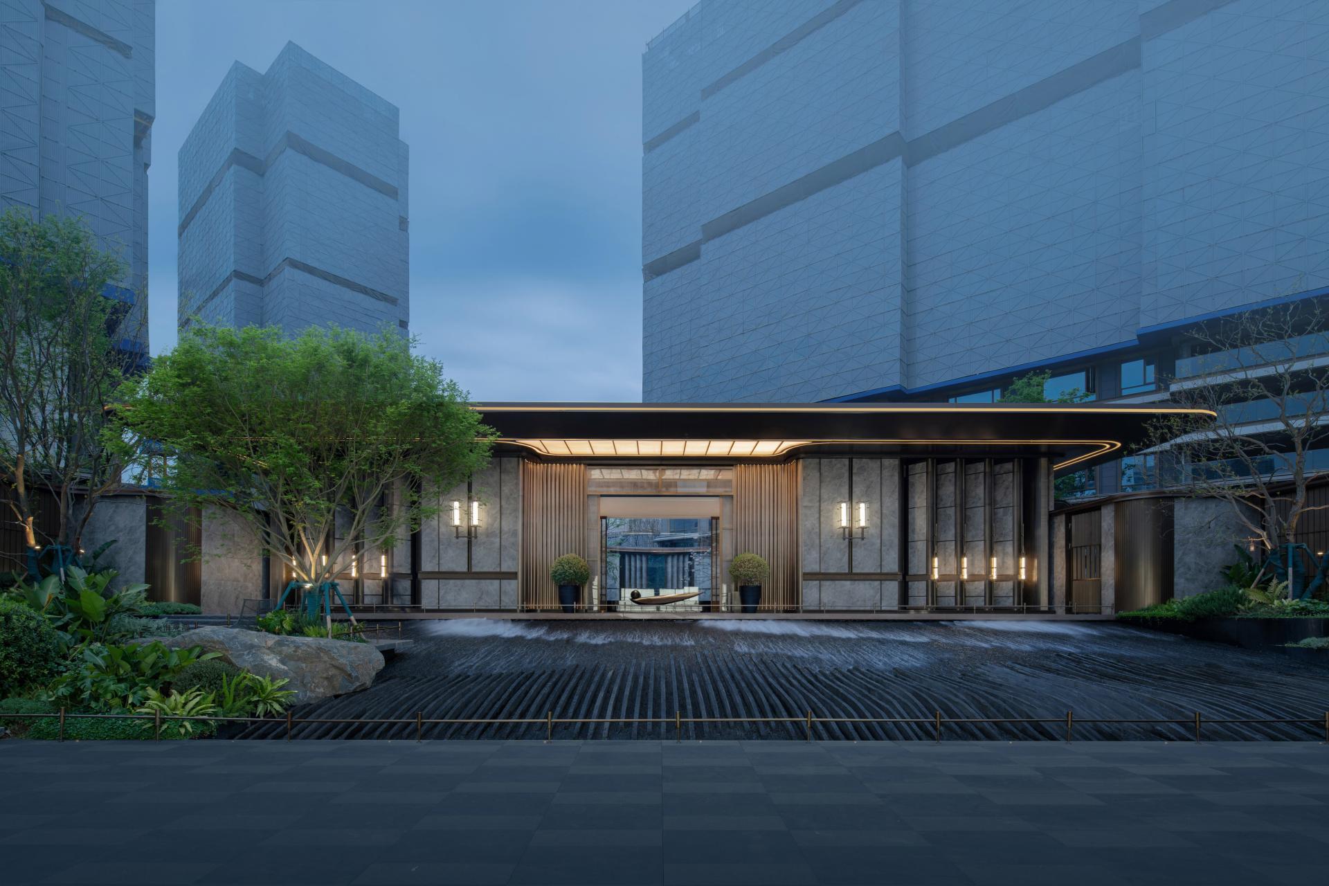 London Design Awards Winner - YUEXIU GLORIOUS LUXE